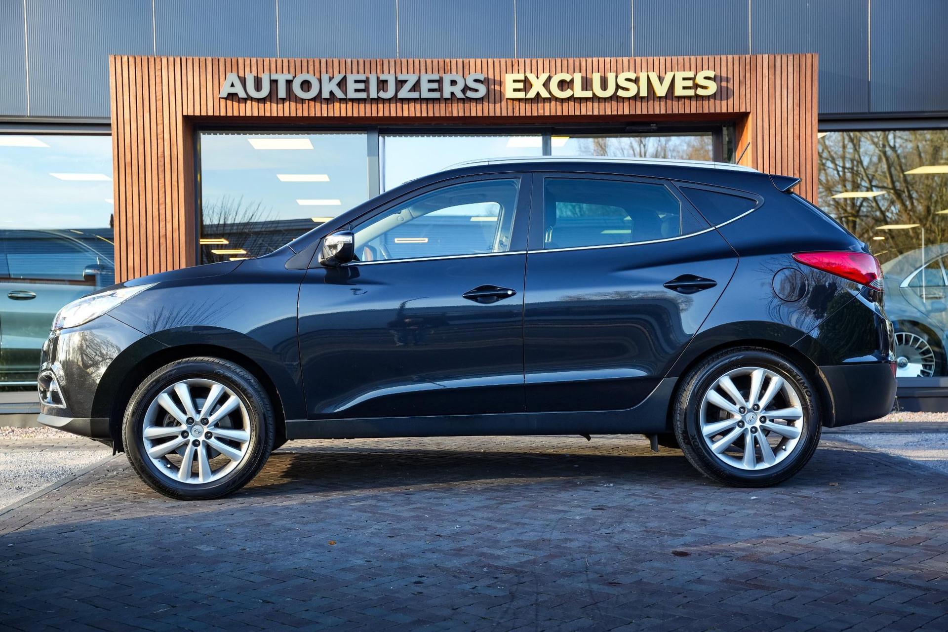 Hyundai ix35 2.0i i-Catcher 2010 Black Pearl (1K) 5