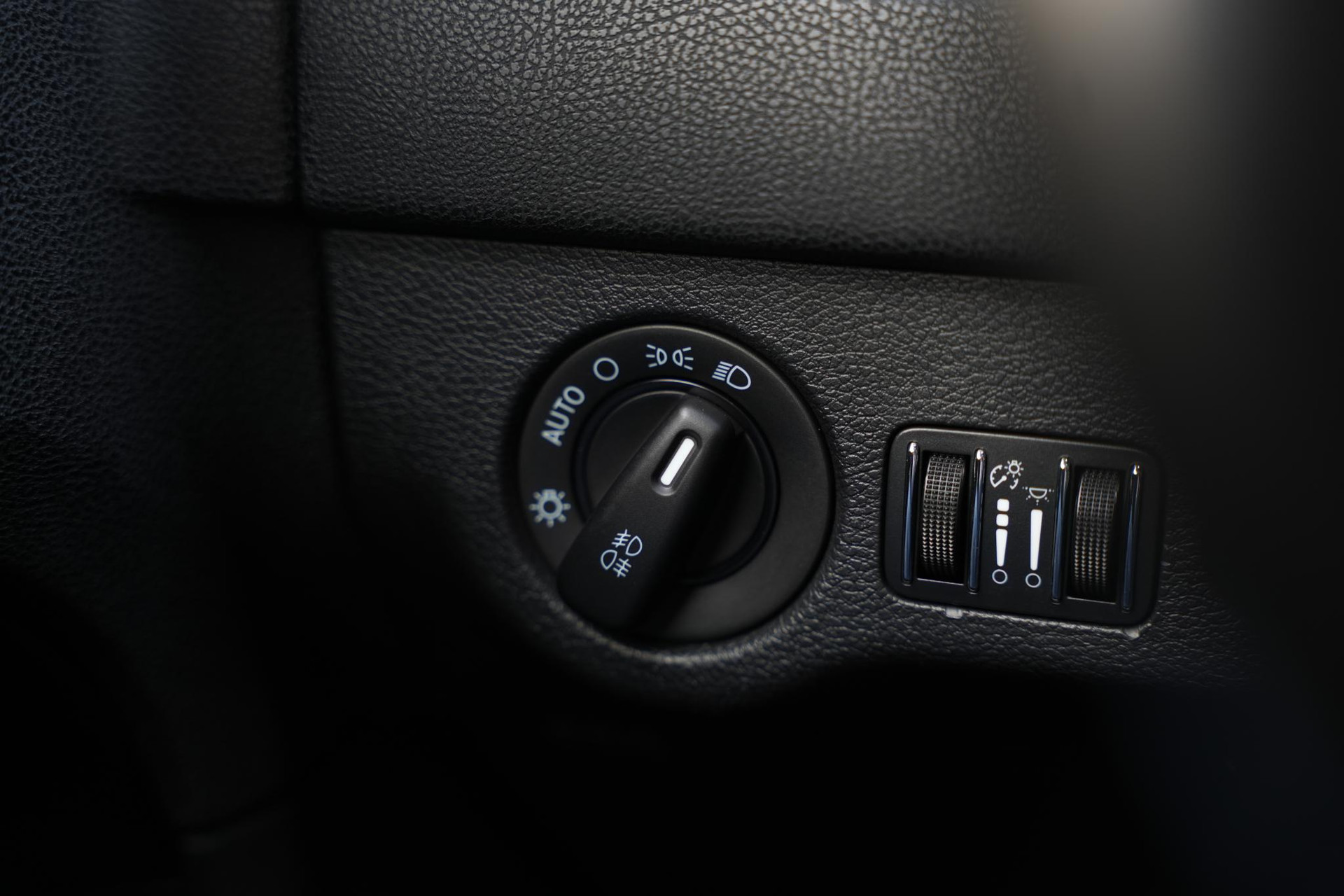 Lancia Thema 3.6 V6 Platinum 2013  29