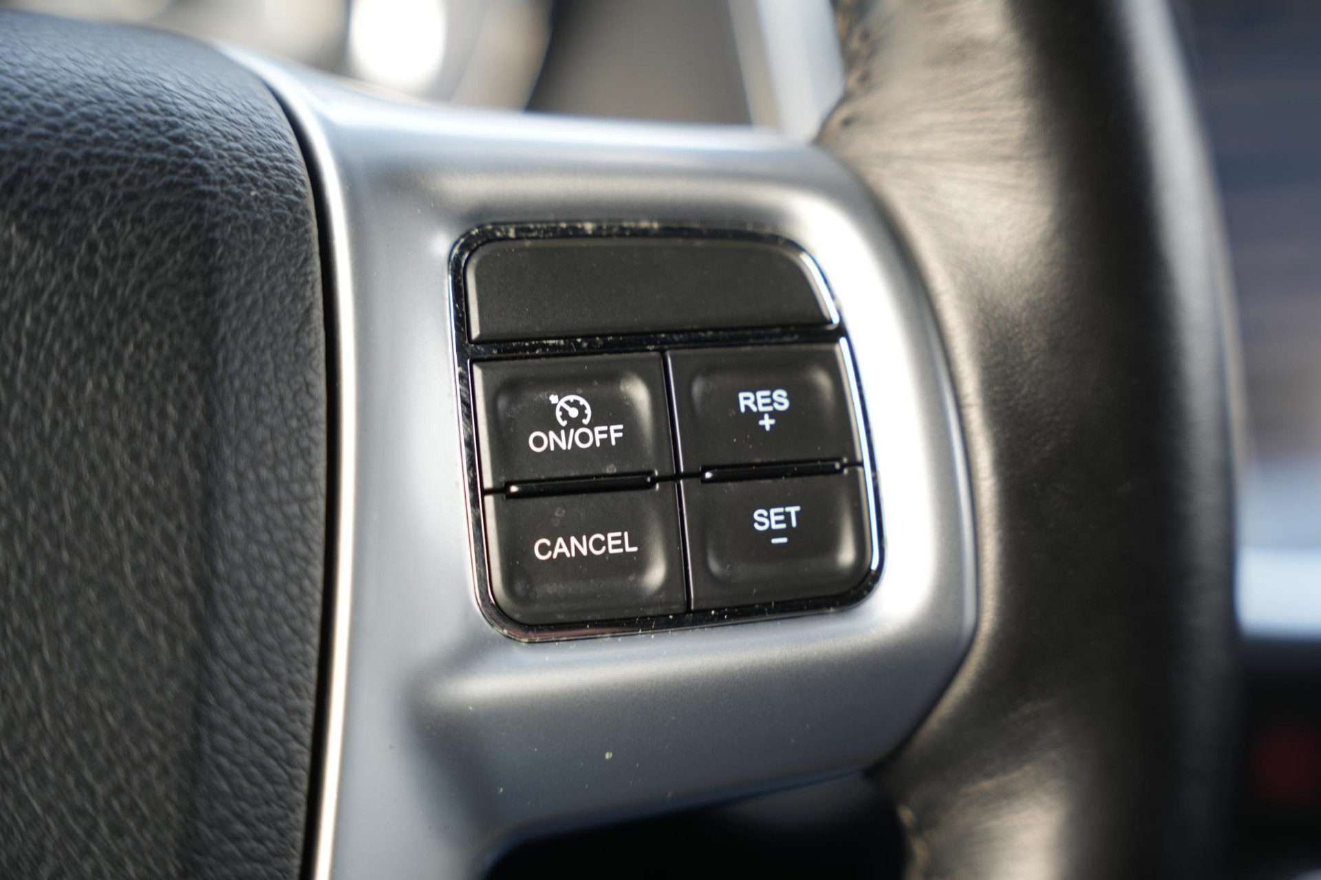 Lancia Thema 3.6 V6 Platinum 2013  31