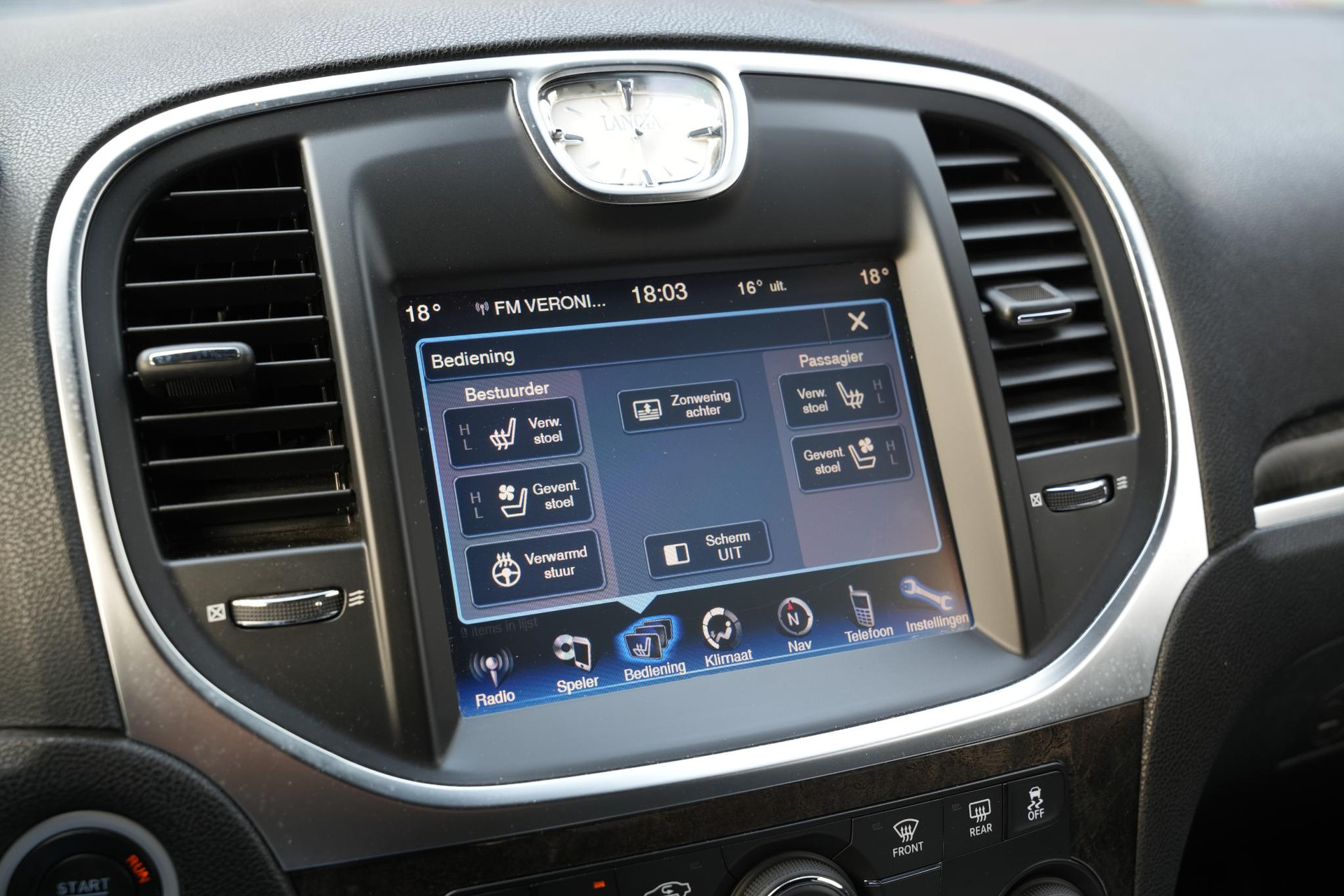 Lancia Thema 3.6 V6 Platinum 2013  33