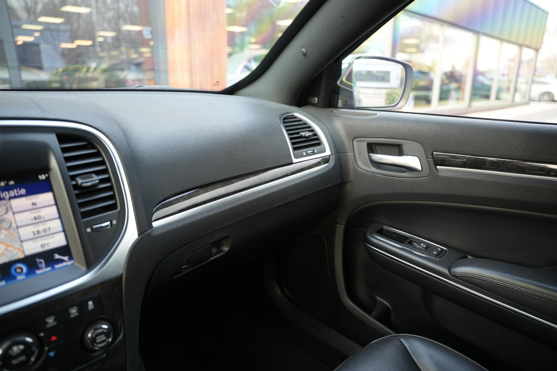 Lancia Thema 3.6 V6 Platinum 2013  38