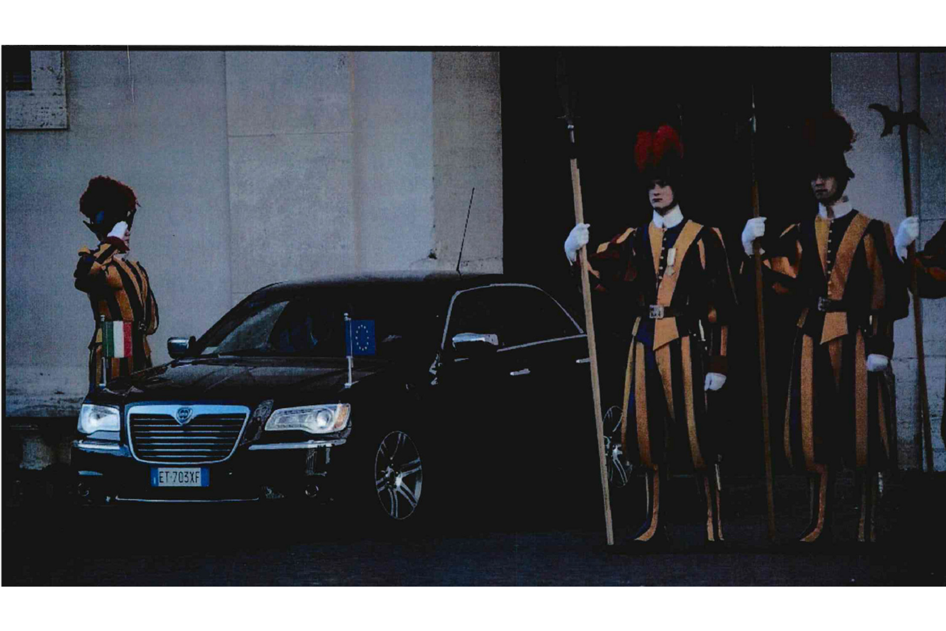 Lancia Thema 3.6 V6 Platinum 2013  52