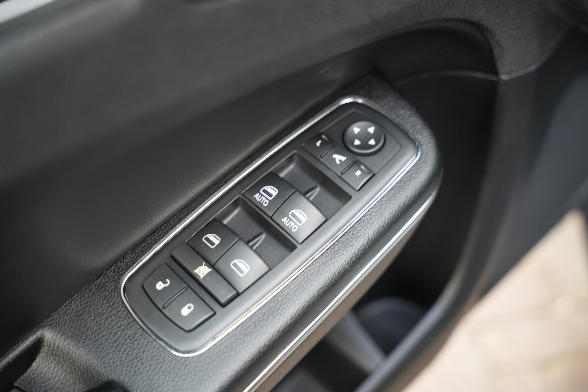 Lancia Thema 3.6 V6 Platinum Gepantserd / Armoured B4 2013  21