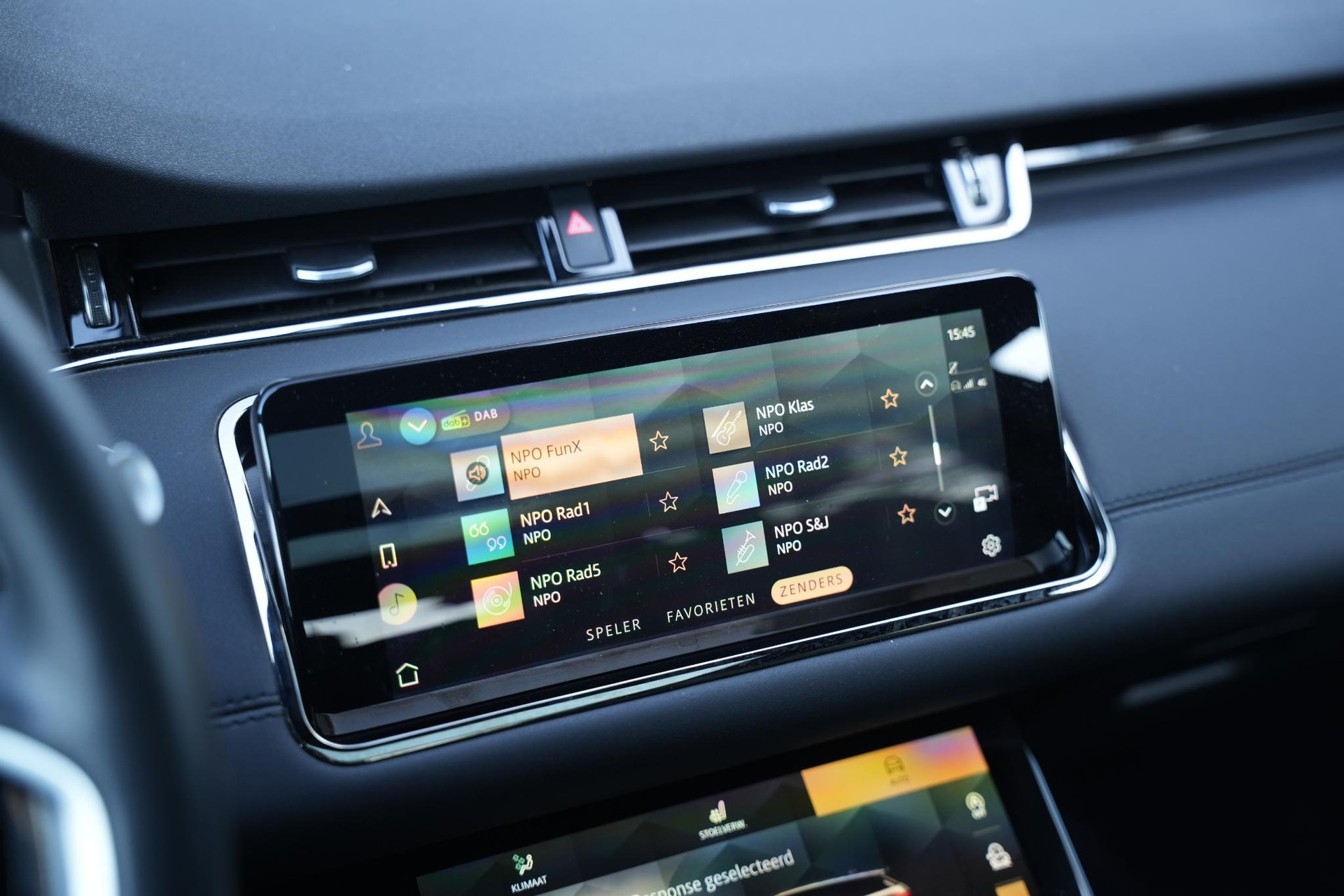 Land Rover Range Rover Evoque 1.5 P300e AWD R-Dynamic SE 2022 Eiger grey-JBC2409 (1DF) 11