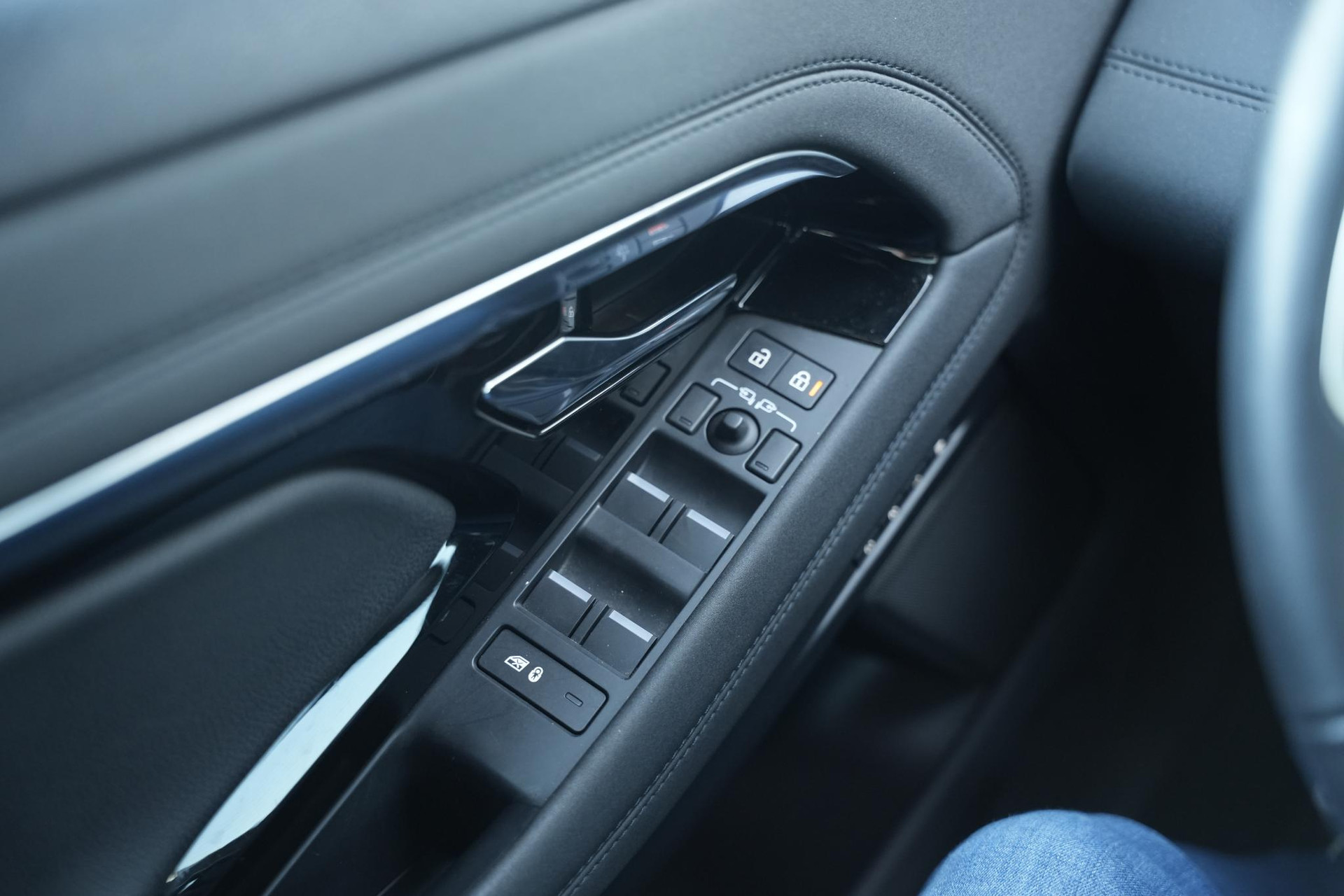 Land Rover Range Rover Evoque 1.5 P300e AWD R-Dynamic SE 2022 Eiger grey-JBC2409 (1DF) 13