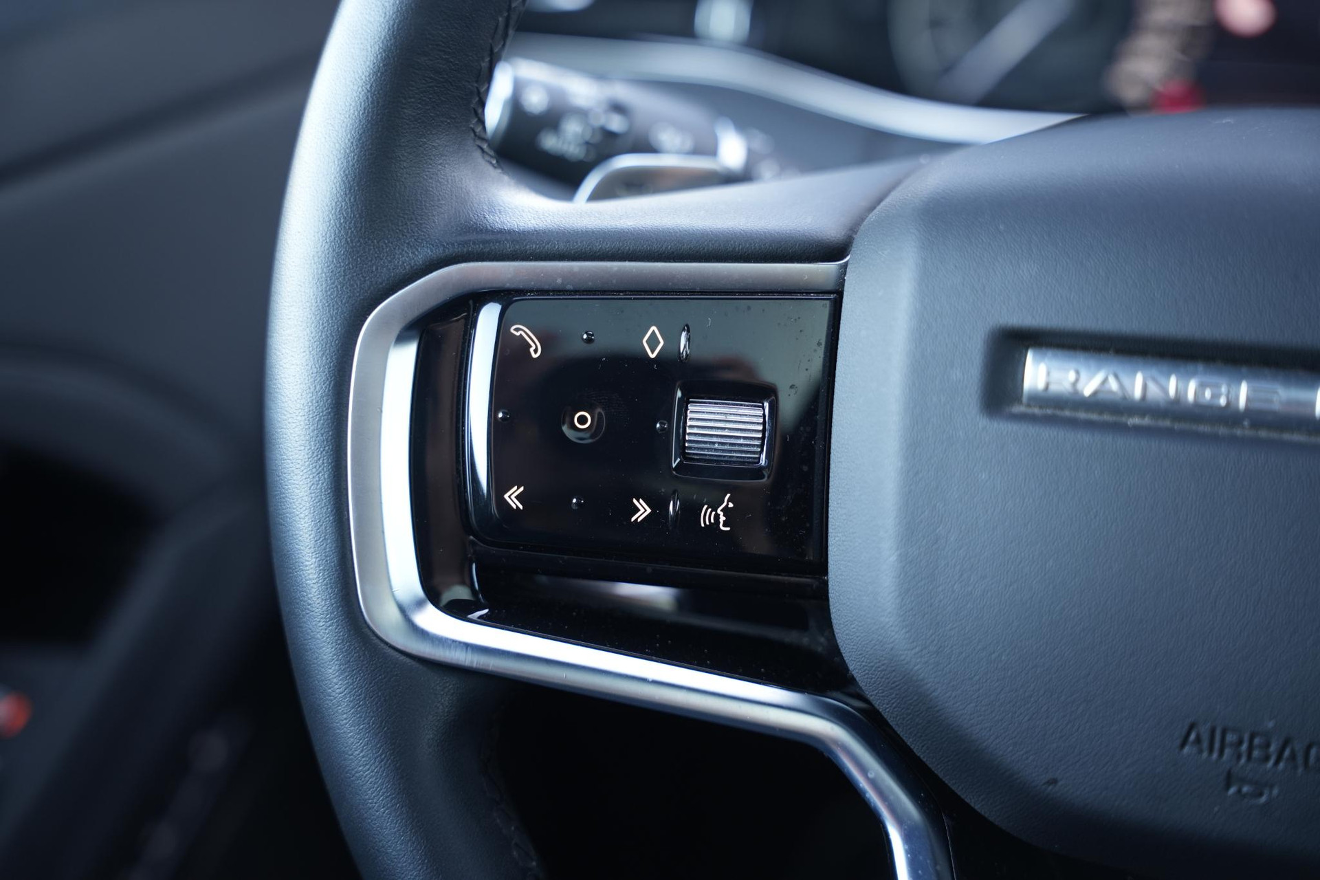 Land Rover Range Rover Evoque 1.5 P300e AWD R-Dynamic SE 2022 Eiger grey-JBC2409 (1DF) 14