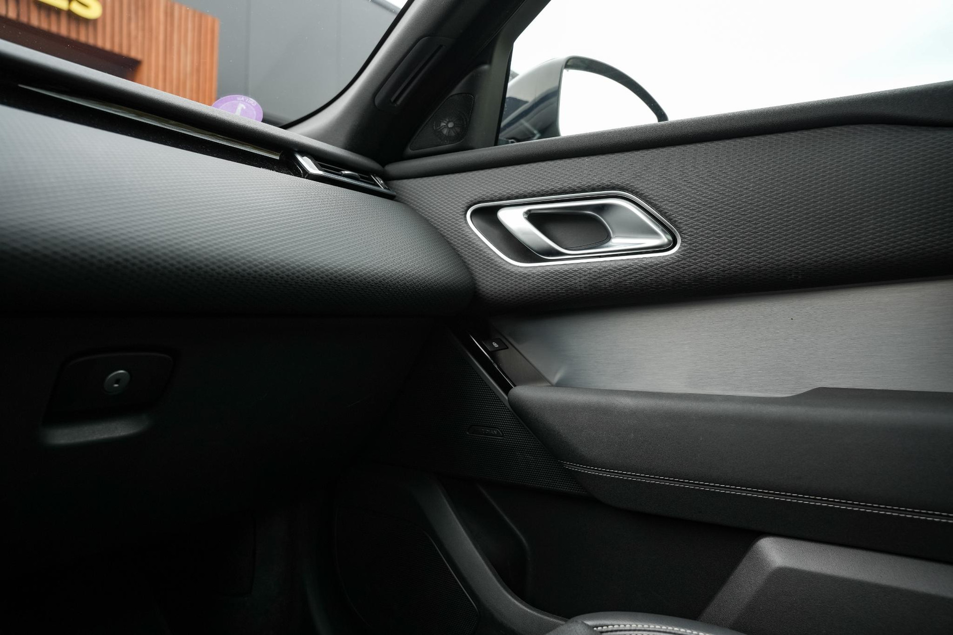 Land Rover Range Rover Velar 2.0 P400e Edition 2023 Exterior Paint - Santorini Black (1AG) 21