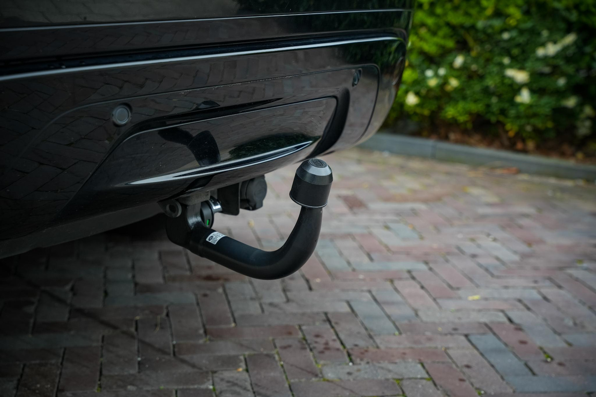 Land Rover Range Rover Velar 2.0 P400e Edition 2023 Exterior Paint - Santorini Black (1AG) 34