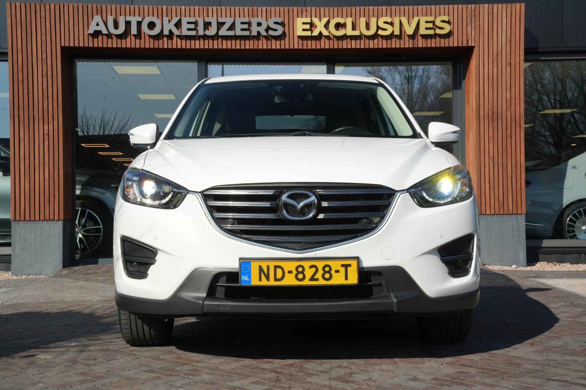Mazda CX-5 2.0 SkyActiv-G 165 GT-M Line 2WD 2017 Crystal white pearl 3