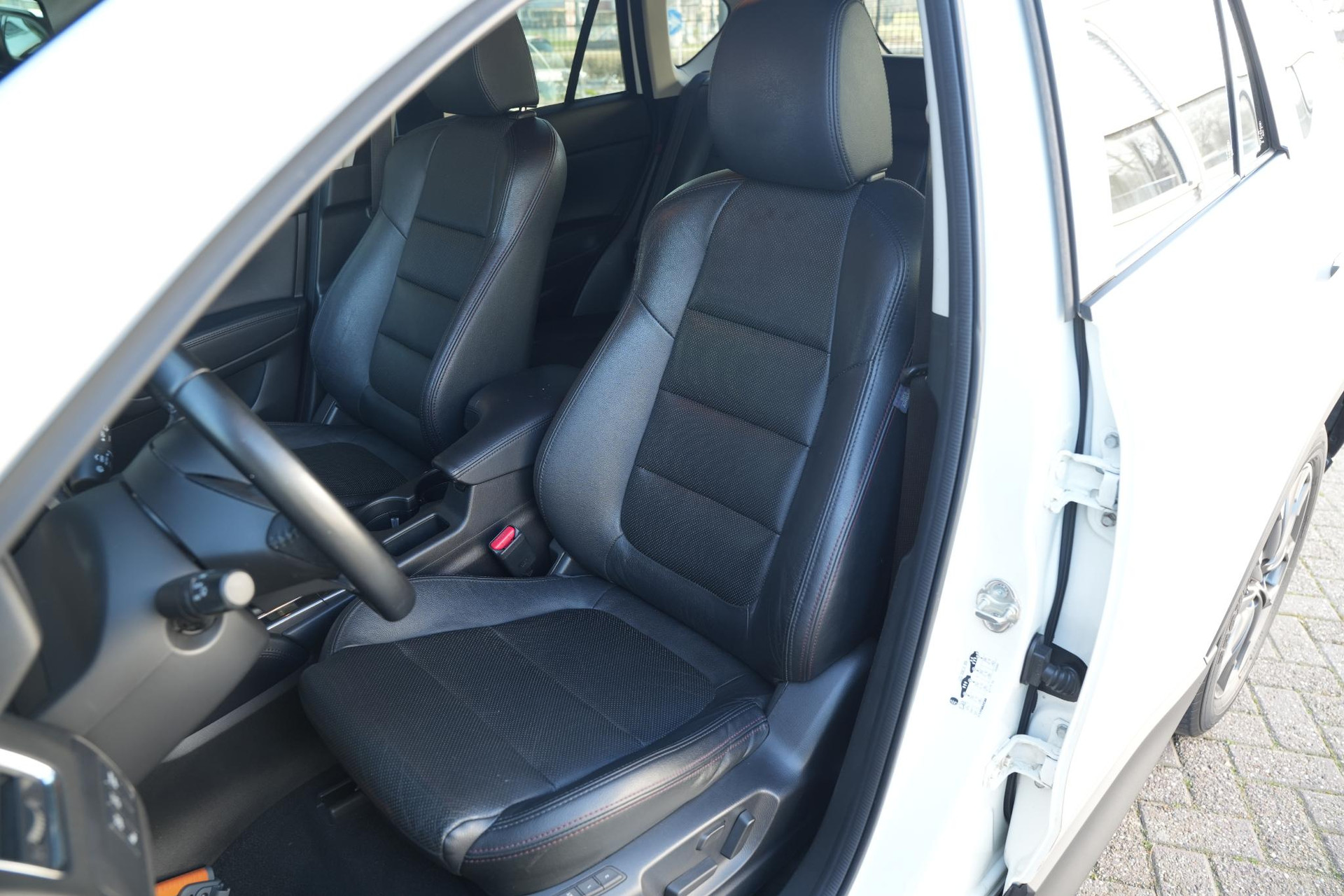 Mazda CX-5 2.0 SkyActiv-G 165 GT-M Line 2WD 2017 Crystal white pearl 4