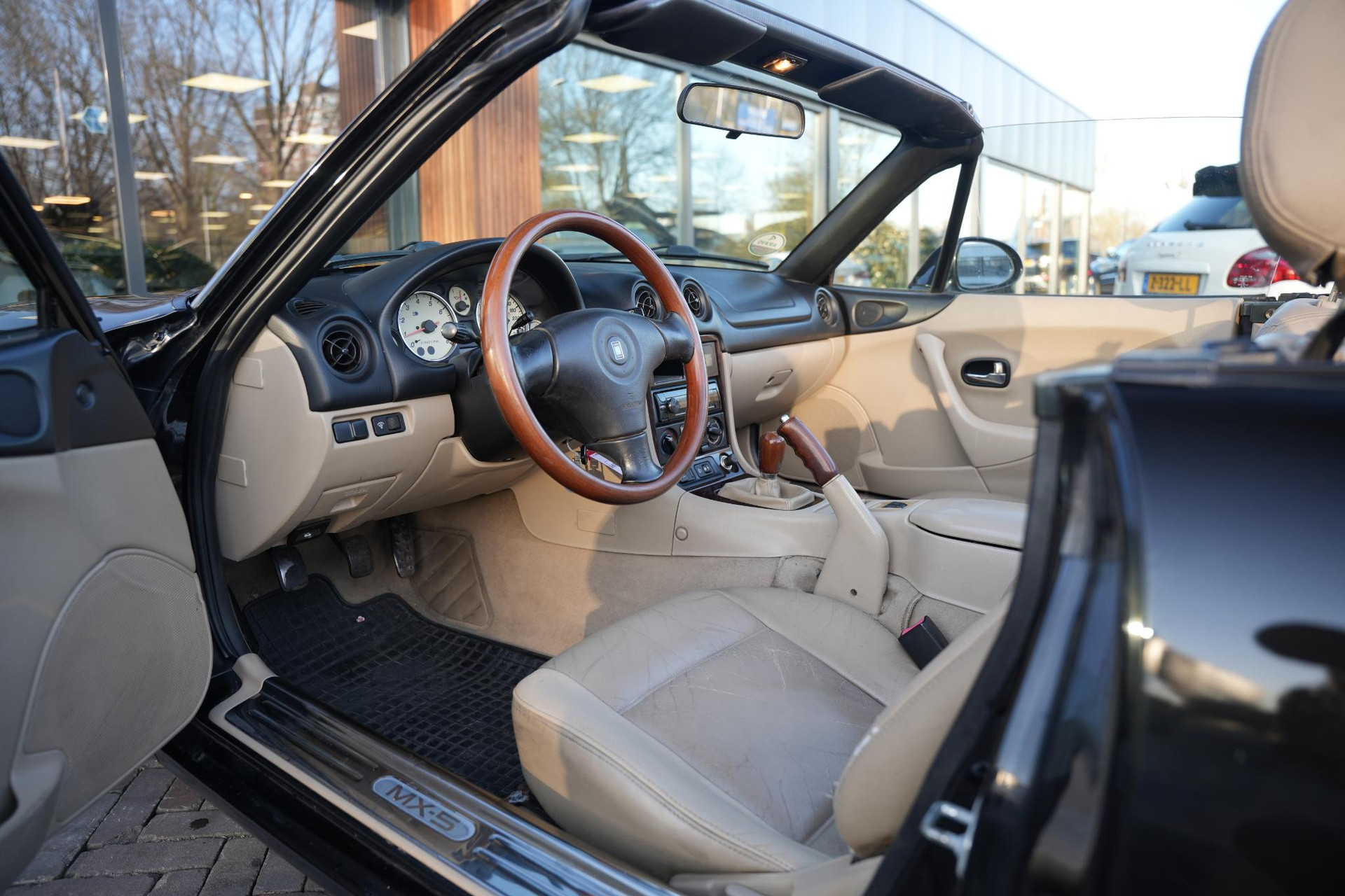 Mazda MX-5 1.6i 2000  4