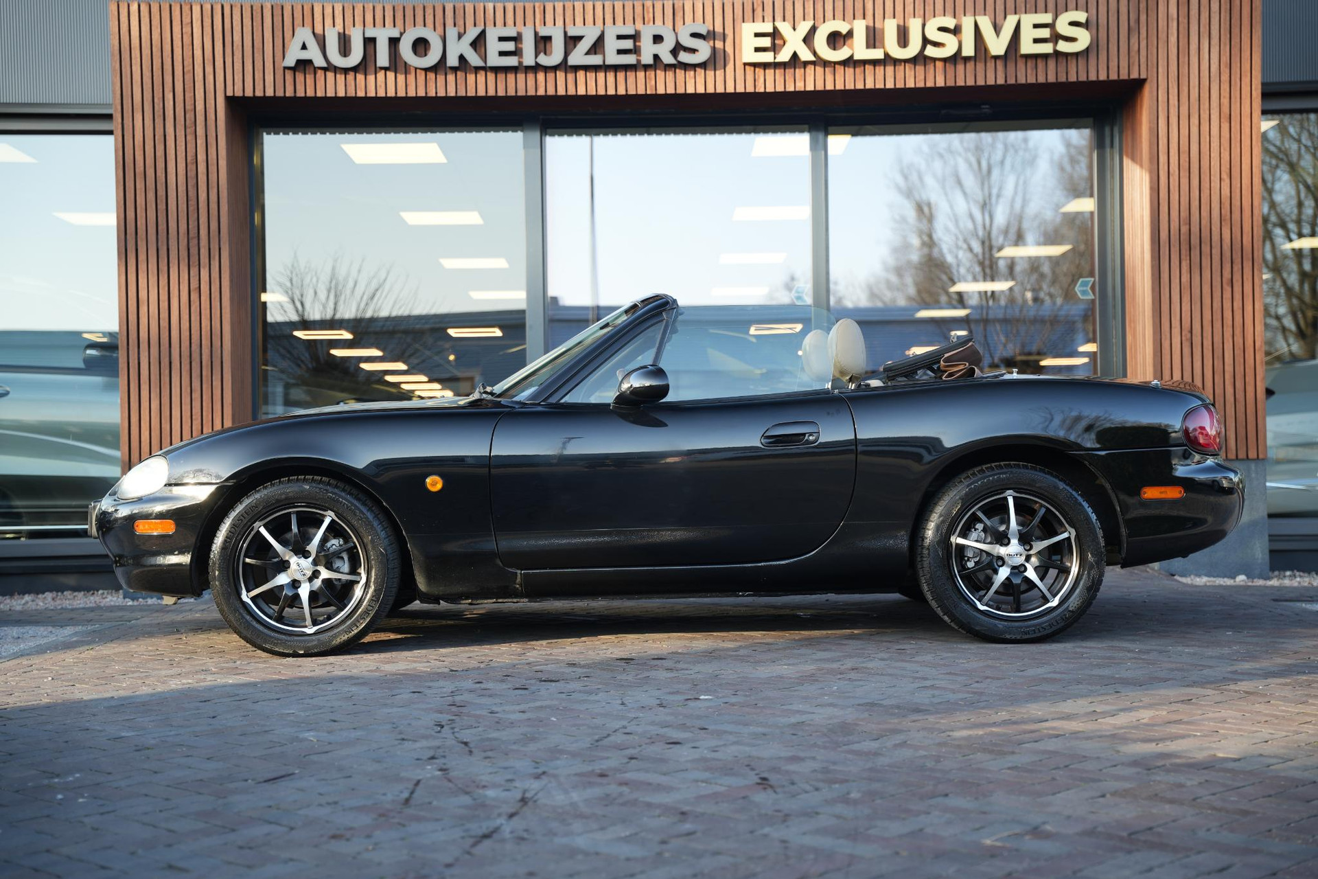 Mazda MX-5 1.6i 2000  5
