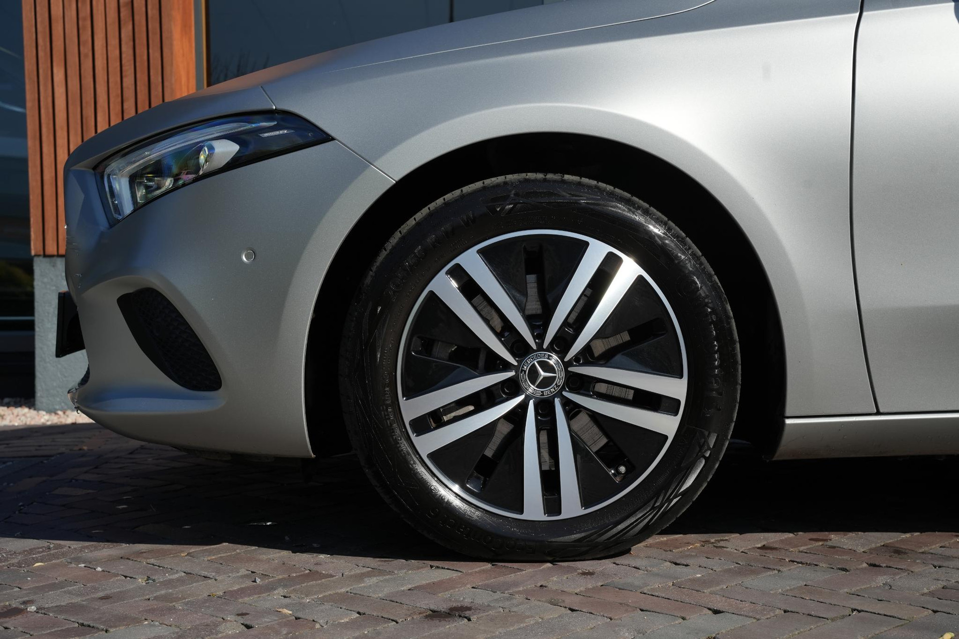 Mercedes-Benz A-Klasse 250 e Premium Plus 2020 DIGITAL WHITE - METALLIC FINISH (144U) 10