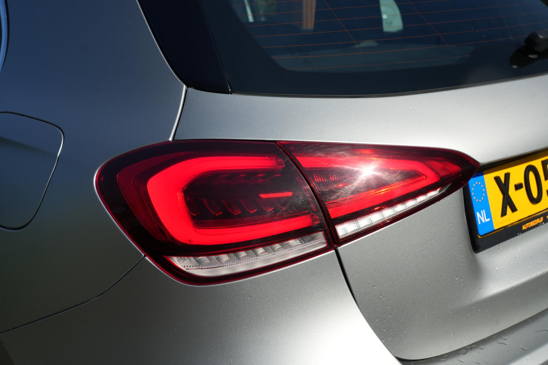 Mercedes-Benz A-Klasse 250 e Premium Plus 2020 DIGITAL WHITE - METALLIC FINISH (144U) 12