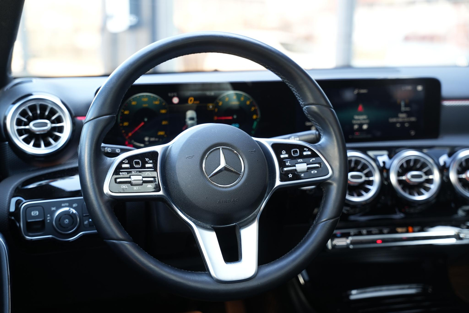 Mercedes-Benz A-Klasse 250 e Premium Plus 2020 DIGITAL WHITE - METALLIC FINISH (144U) 13