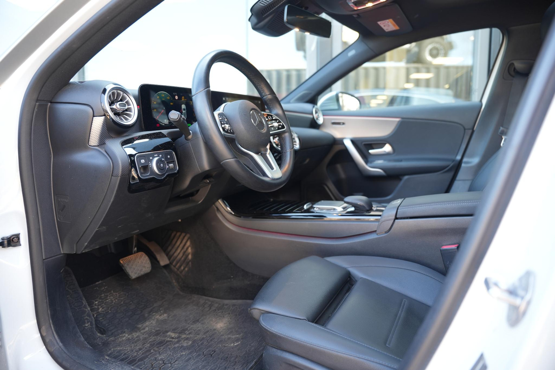 Mercedes-Benz A-Klasse 250 e Premium Plus 2020 DIGITAL WHITE - METALLIC FINISH (144U) 15