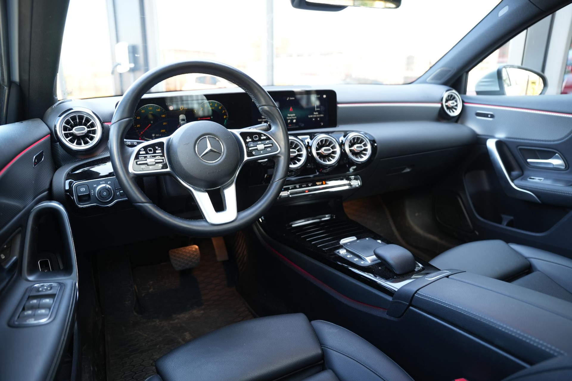 Mercedes-Benz A-Klasse 250 e Premium Plus 2020 DIGITAL WHITE - METALLIC FINISH (144U) 2