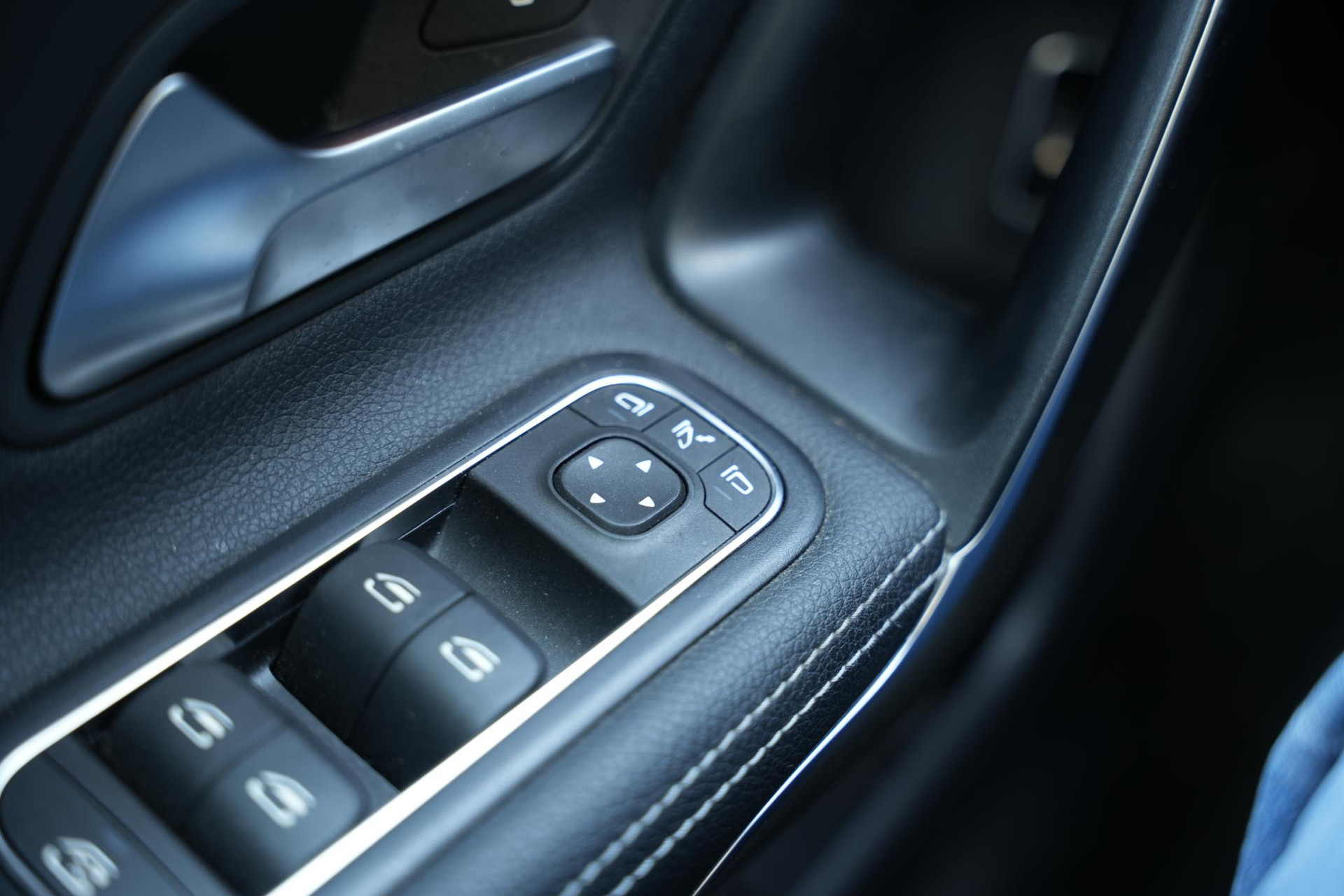 Mercedes-Benz A-Klasse 250 e Premium Plus 2020 DIGITAL WHITE - METALLIC FINISH (144U) 24