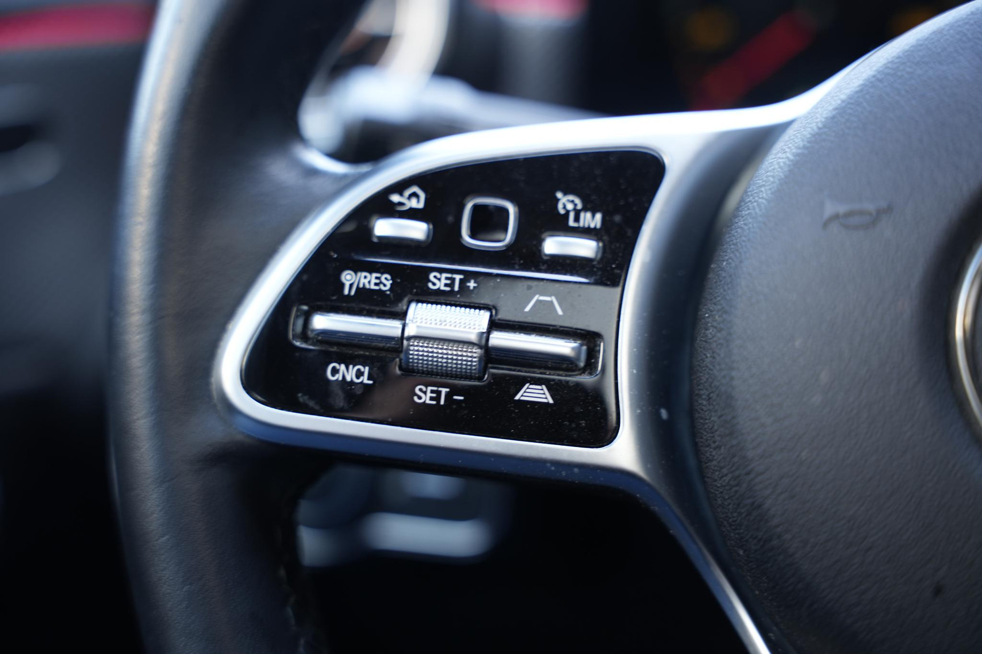 Mercedes-Benz A-Klasse 250 e Premium Plus 2020 DIGITAL WHITE - METALLIC FINISH (144U) 26