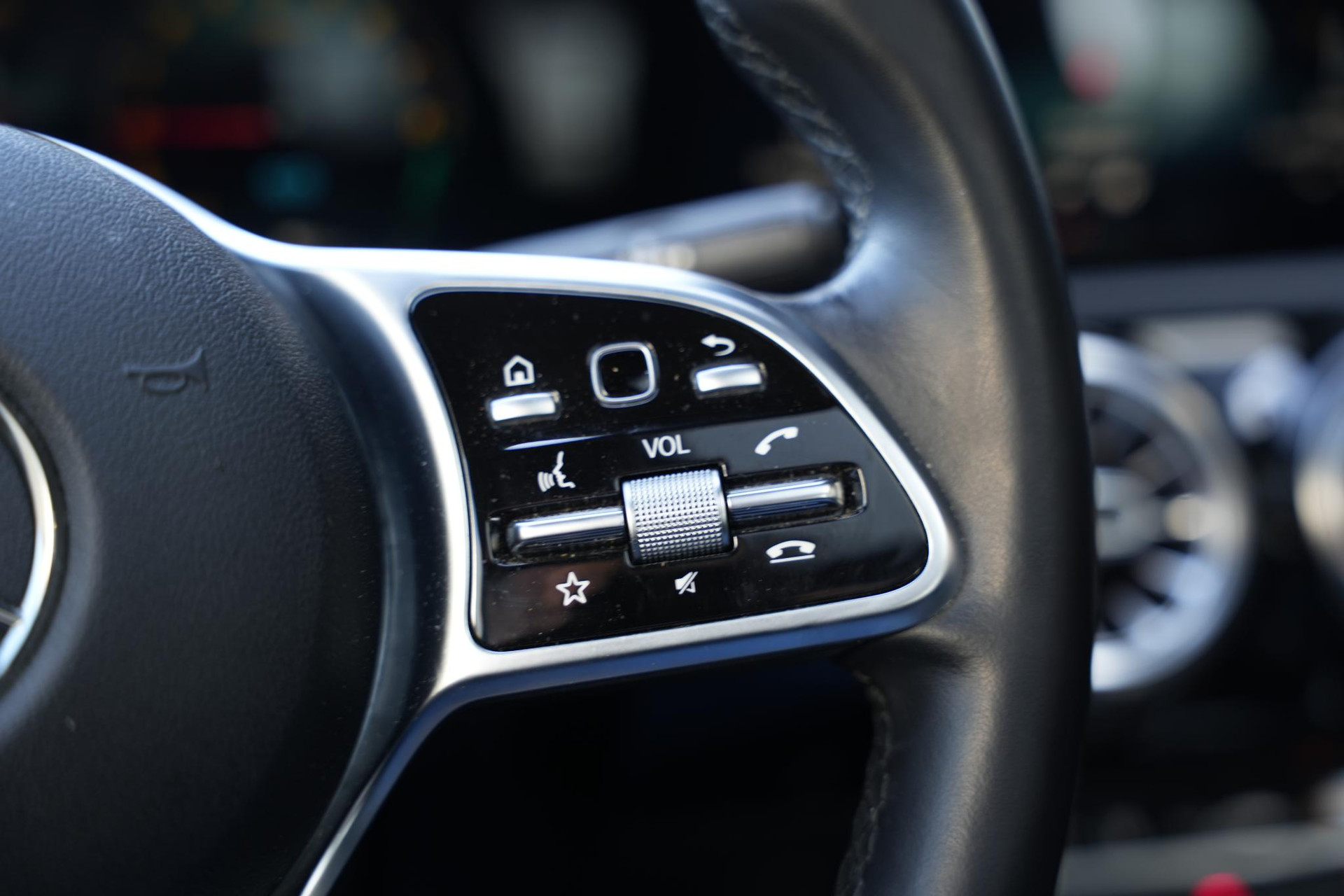 Mercedes-Benz A-Klasse 250 e Premium Plus 2020 DIGITAL WHITE - METALLIC FINISH (144U) 27