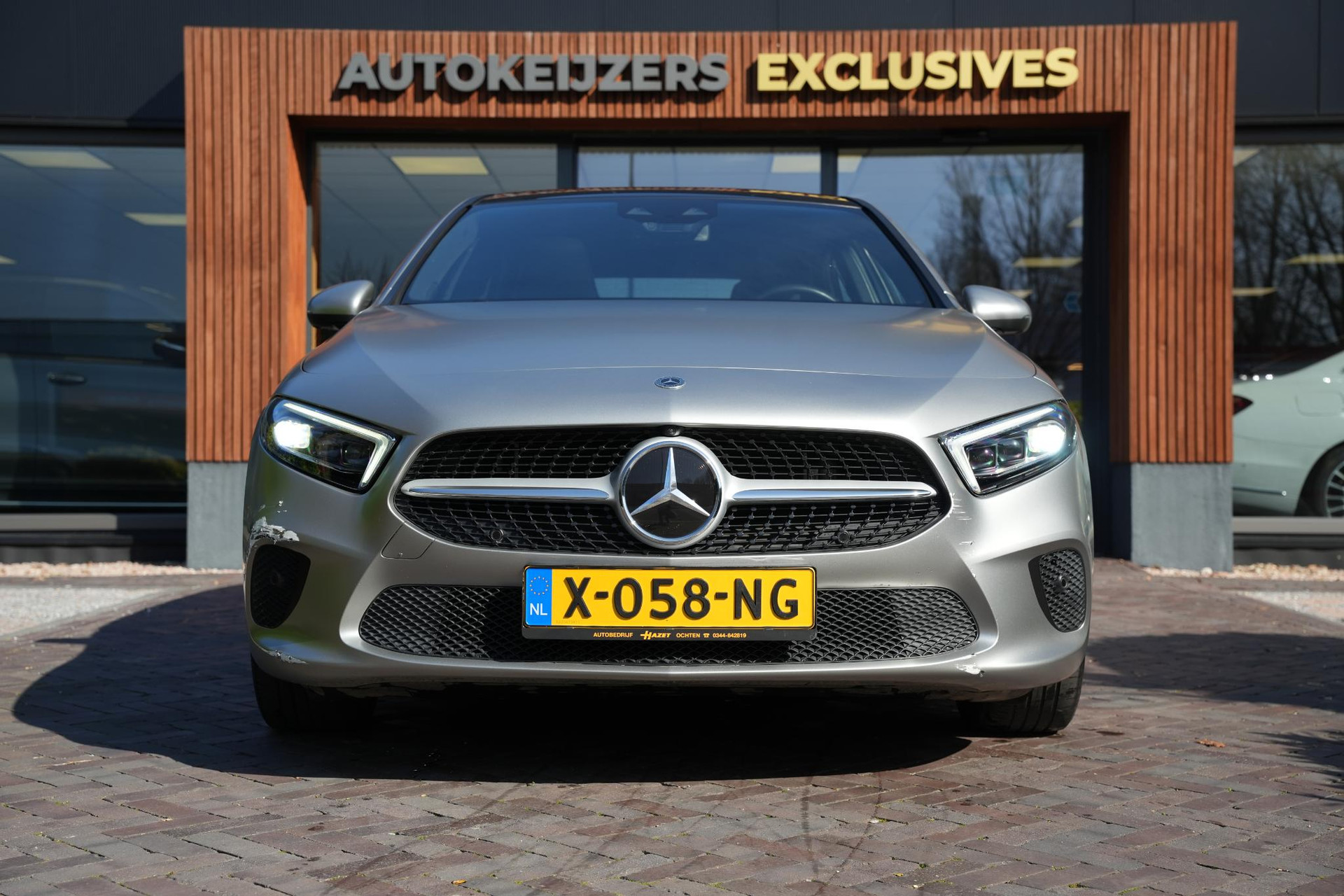 Mercedes-Benz A-Klasse 250 e Premium Plus 2020 DIGITAL WHITE - METALLIC FINISH (144U) 3