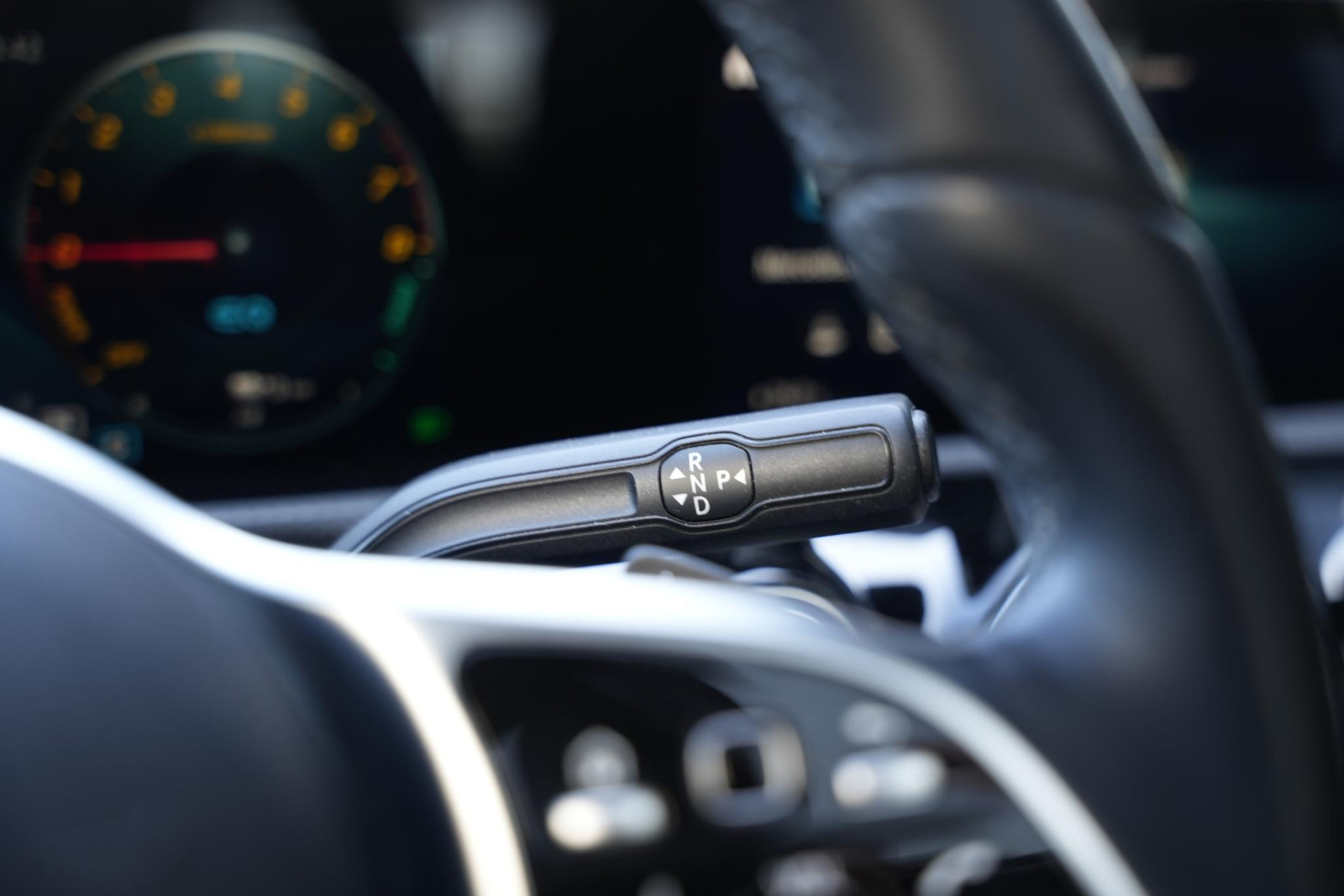 Mercedes-Benz A-Klasse 250 e Premium Plus 2020 DIGITAL WHITE - METALLIC FINISH (144U) 32