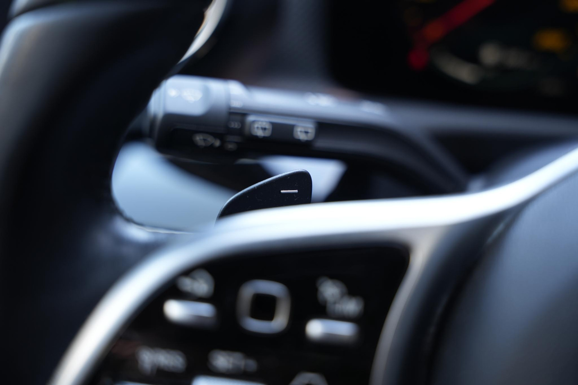 Mercedes-Benz A-Klasse 250 e Premium Plus 2020 DIGITAL WHITE - METALLIC FINISH (144U) 33