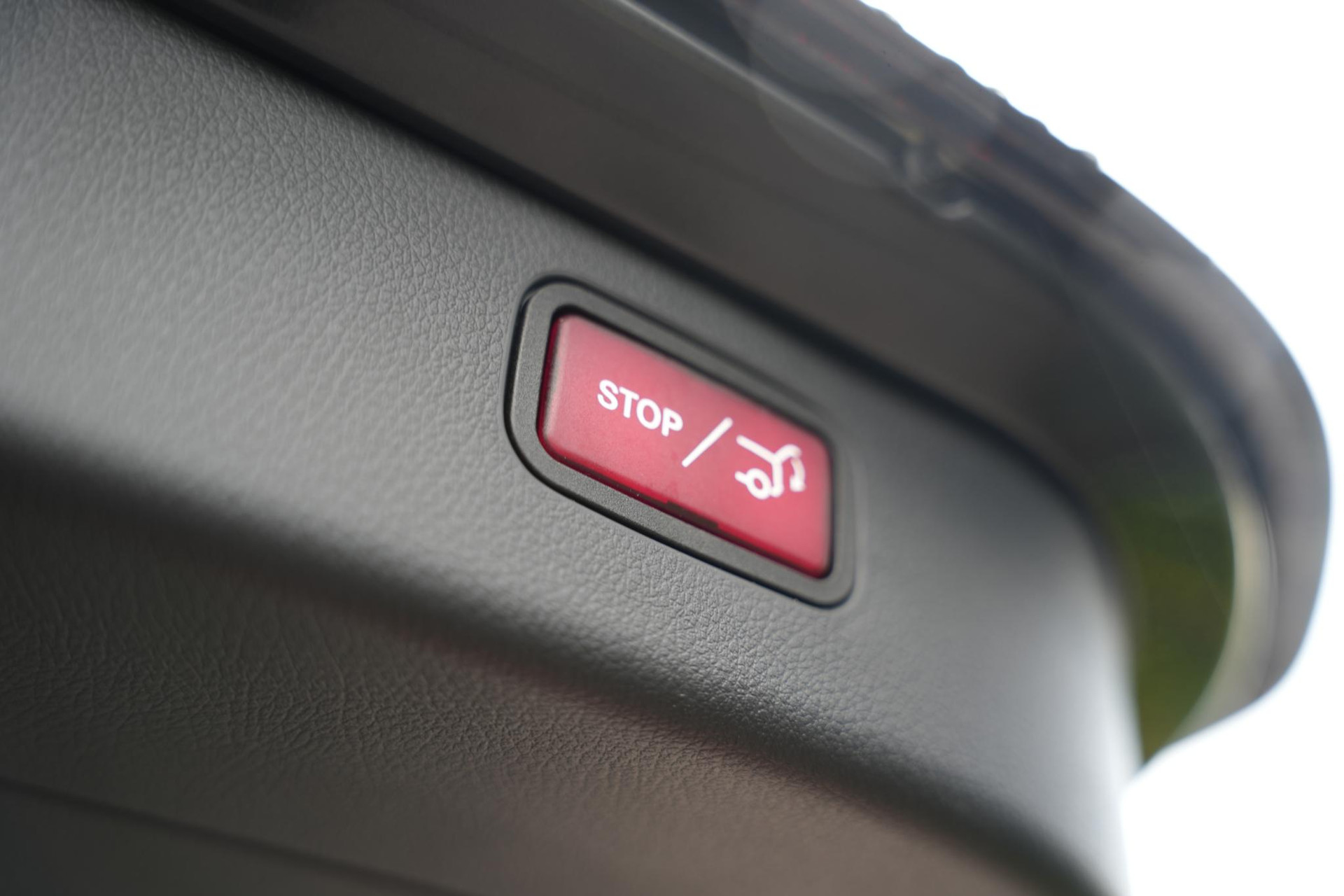 Mercedes-Benz C-Klasse 180 Business Solution AMG 2025 GRAPHITE GRAY - METALLIC FINISH (831U) 10