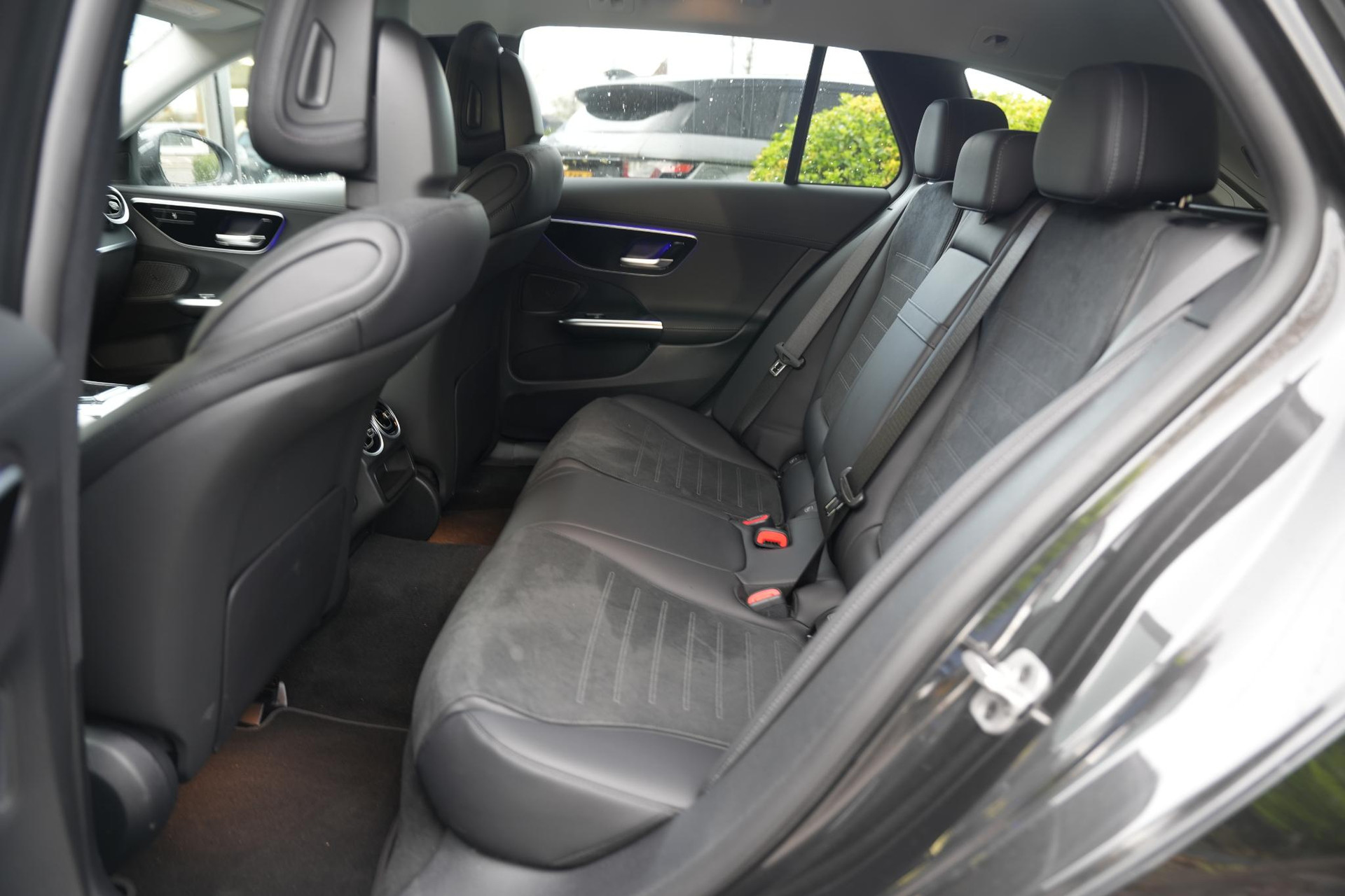 Mercedes-Benz C-Klasse 180 Business Solution AMG 2025 GRAPHITE GRAY - METALLIC FINISH (831U) 16