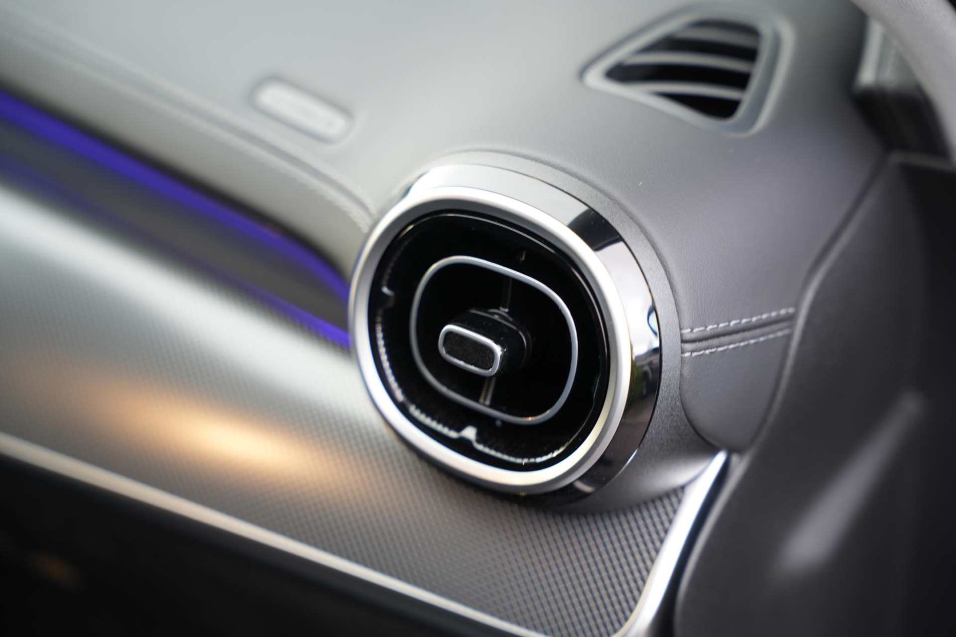 Mercedes-Benz C-Klasse 180 Business Solution AMG 2025 GRAPHITE GRAY - METALLIC FINISH (831U) 20