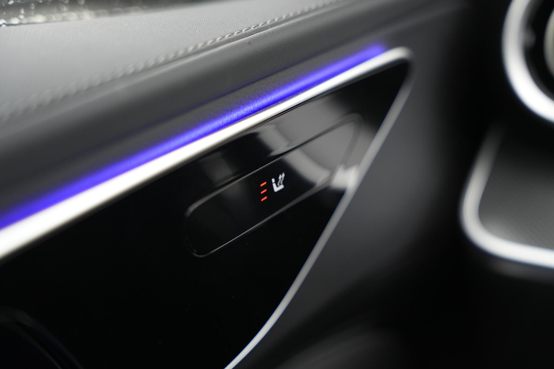 Mercedes-Benz C-Klasse 180 Business Solution AMG 2025 GRAPHITE GRAY - METALLIC FINISH (831U) 24