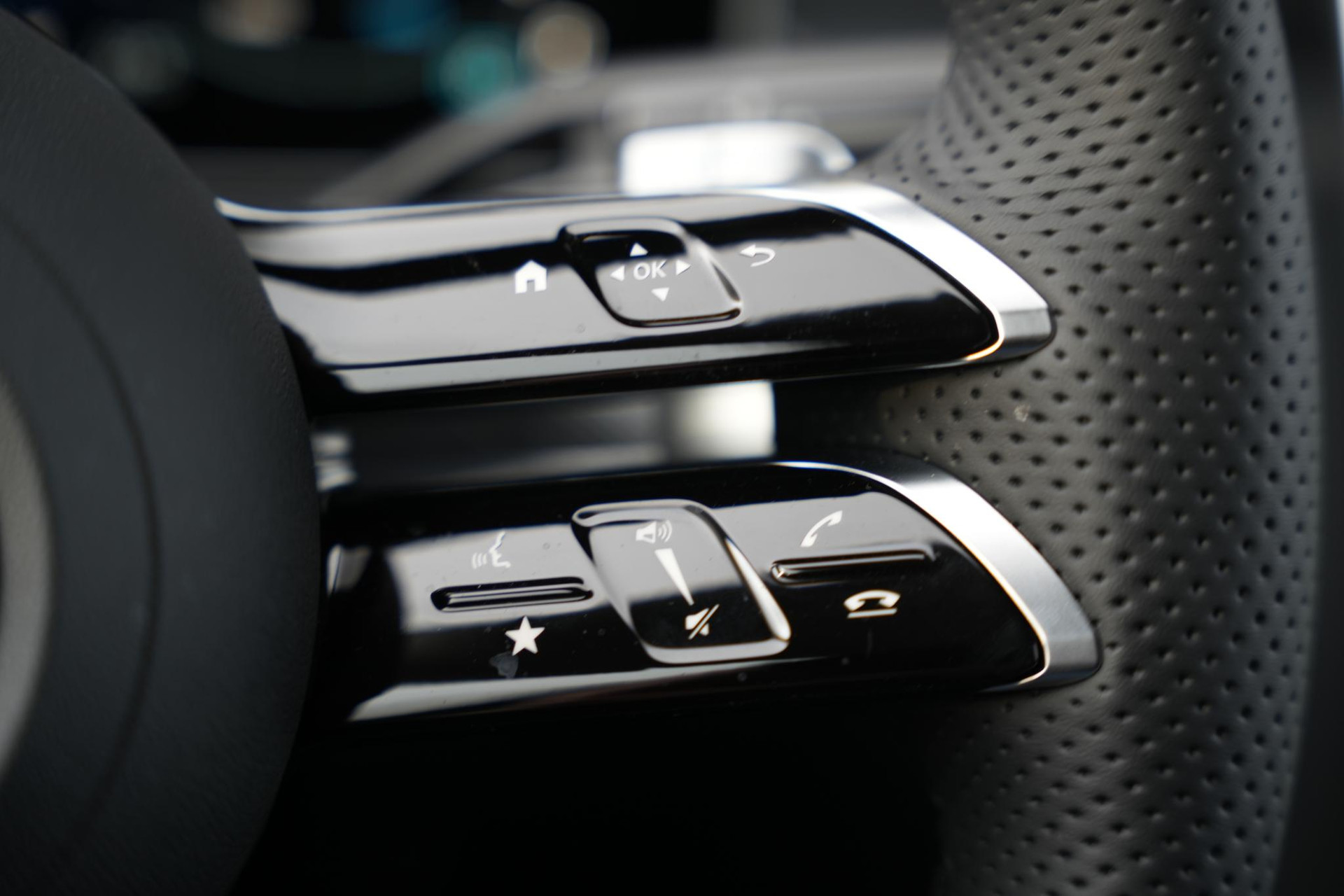 Mercedes-Benz C-Klasse 180 Business Solution AMG 2025 GRAPHITE GRAY - METALLIC FINISH (831U) 26