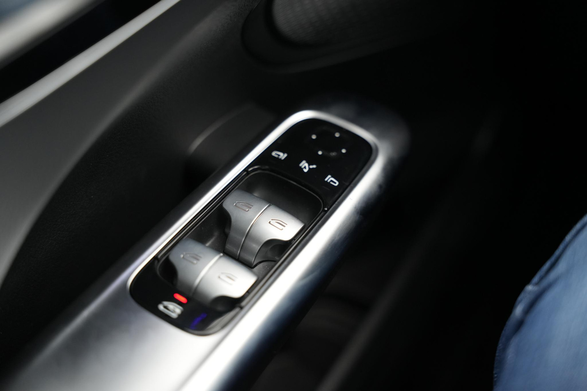 Mercedes-Benz C-Klasse 180 Business Solution AMG 2025 GRAPHITE GRAY - METALLIC FINISH (831U) 31