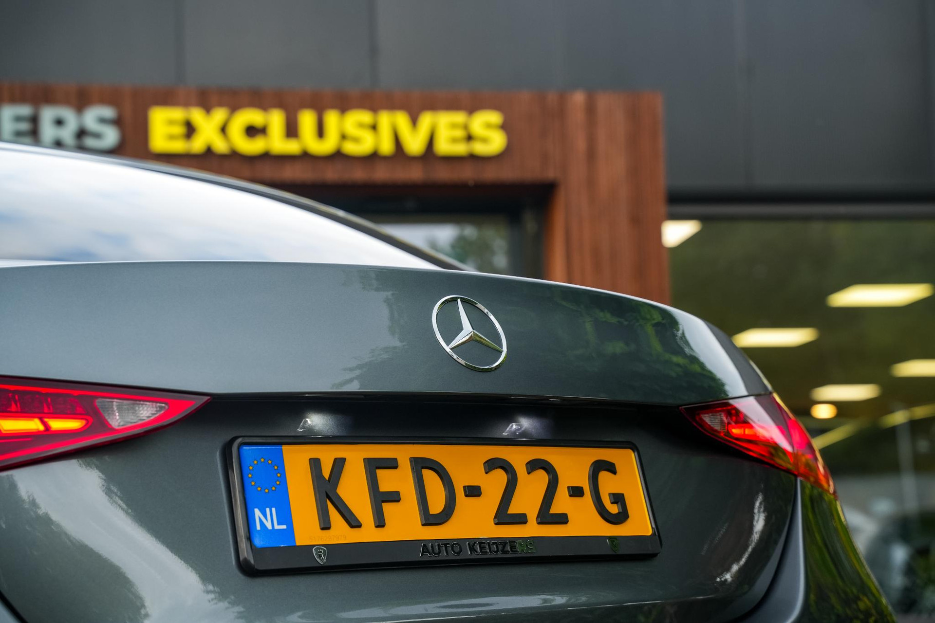 Mercedes-Benz C-Klasse 180 Business Solution AMG 2025 SELENITE GRAY - METALLIC FINISH (992U) 43