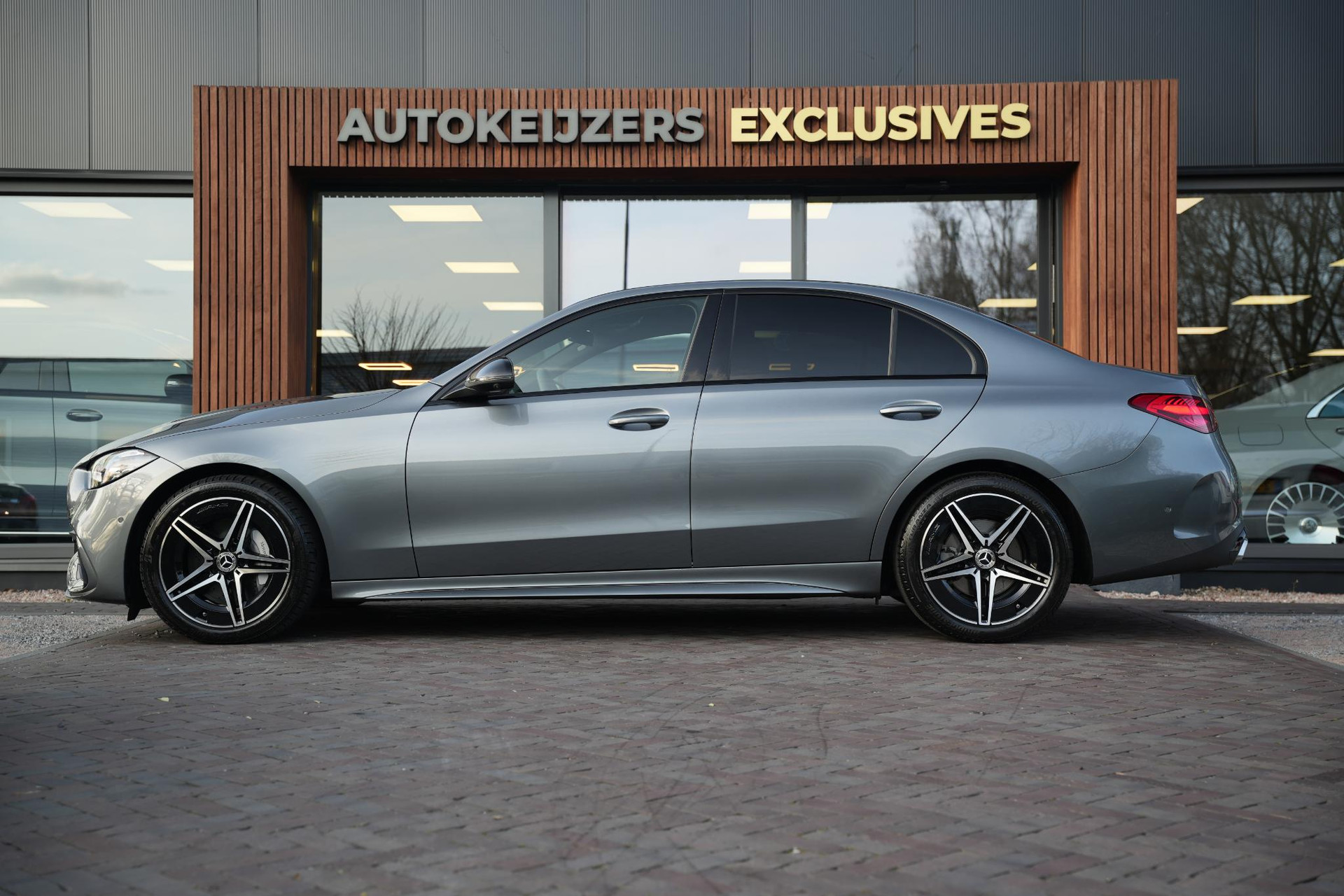 Mercedes-Benz C-Klasse 180 Business Solution AMG 2025 SELENITE GRAY - METALLIC FINISH (992U) 5