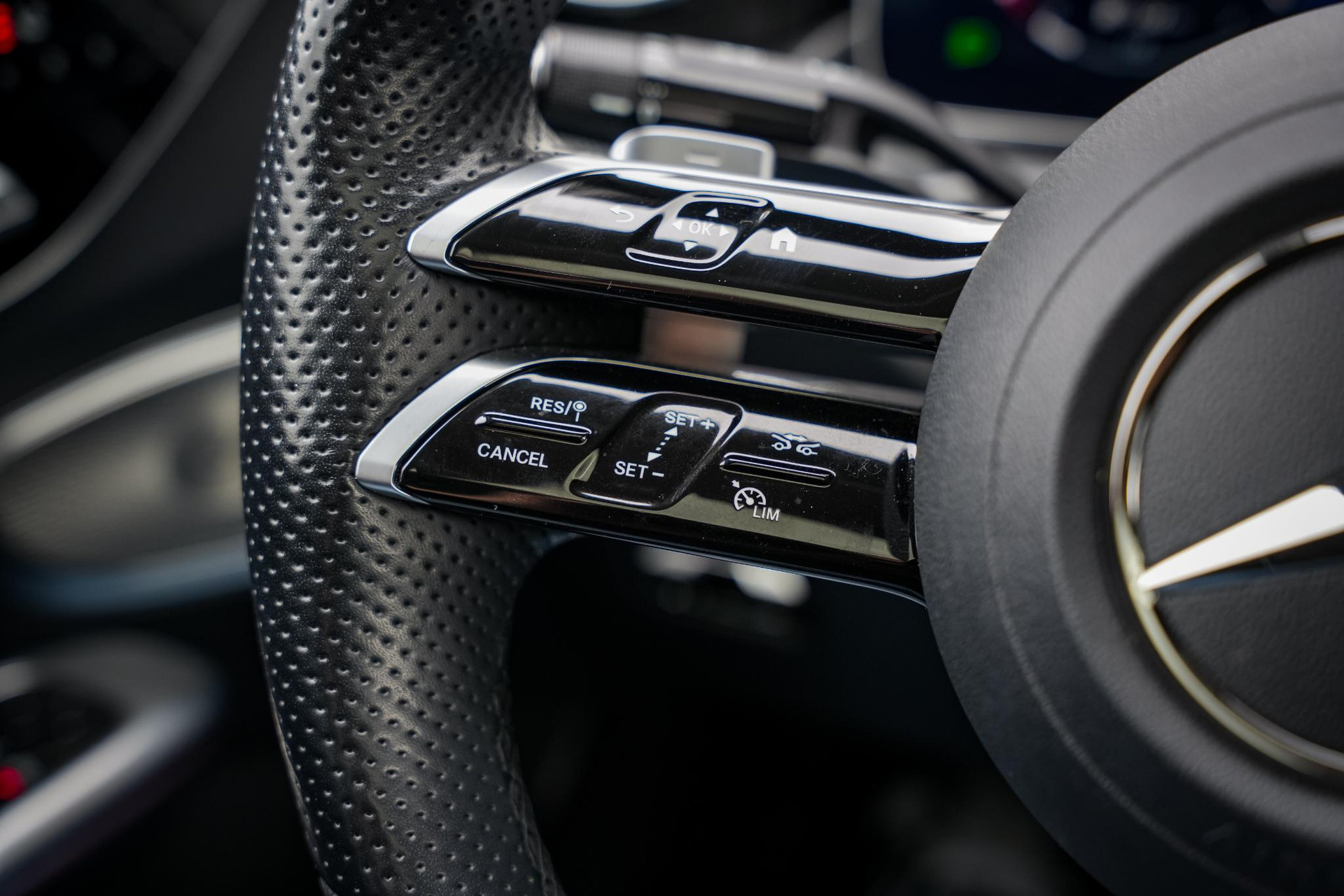 Mercedes-Benz C-Klasse 200 4MATIC AMG Line 2021 MANUFAKTUR selenite gray - Magno paintwork (297U) 29