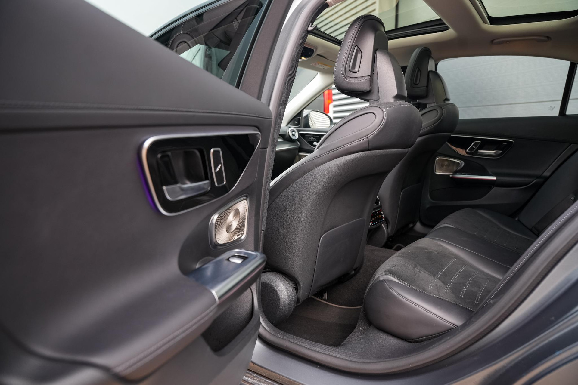 Mercedes-Benz C-Klasse 200 4MATIC AMG Line 2021 MANUFAKTUR selenite gray - Magno paintwork (297U) 33