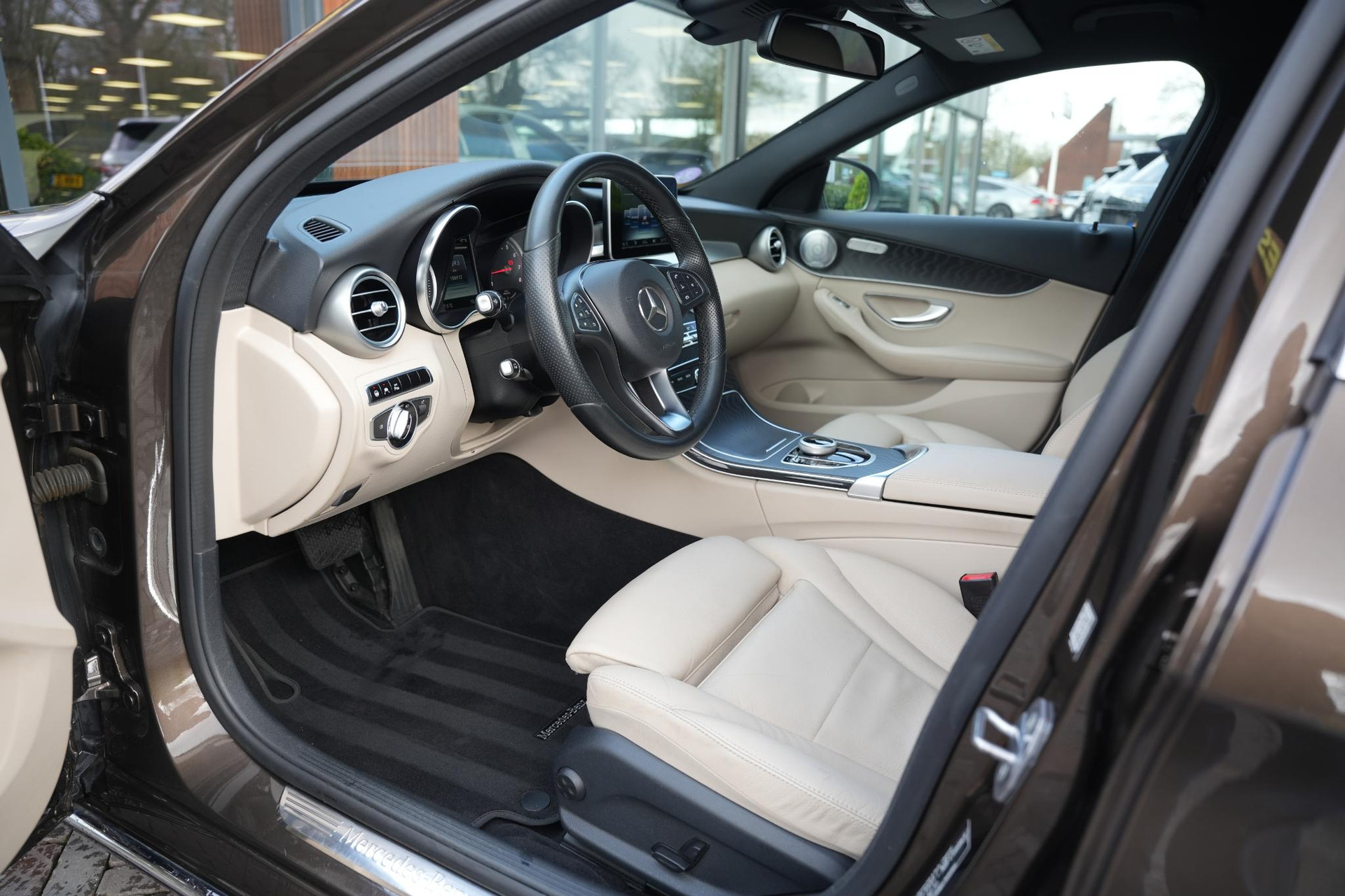 Mercedes-Benz C-Klasse Estate 350 e Lease Edition Plus 2016 Citrine brown - metallic finish (796U) 13