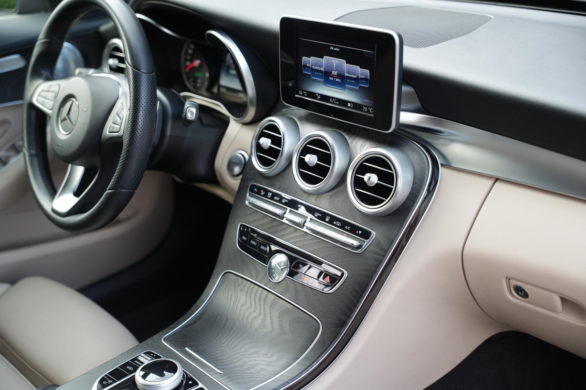 Mercedes-Benz C-Klasse Estate 350 e Lease Edition Plus 2016 Citrine brown - metallic finish (796U) 19