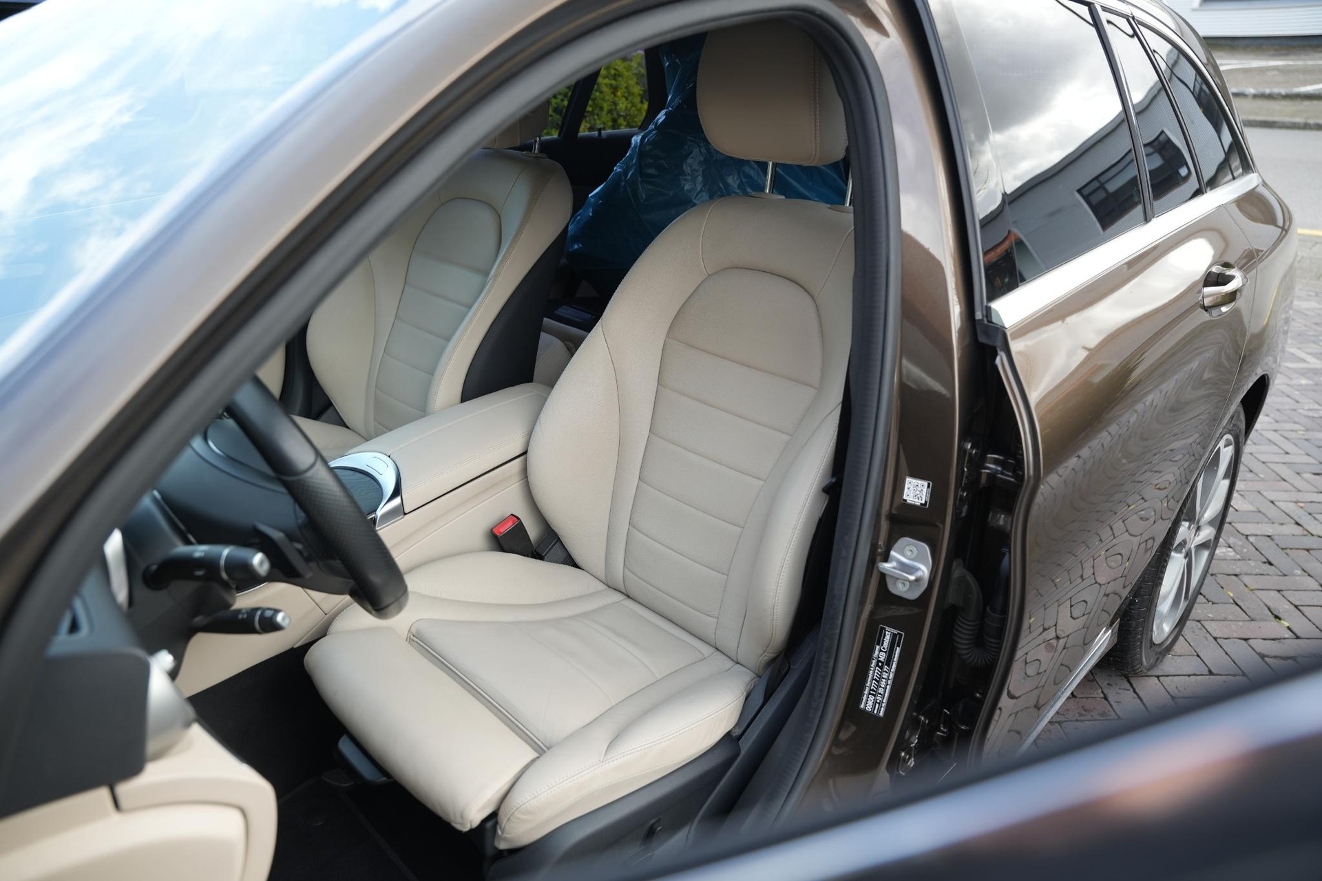 Mercedes-Benz C-Klasse Estate 350 e Lease Edition Plus 2016 Citrine brown - metallic finish (796U) 4