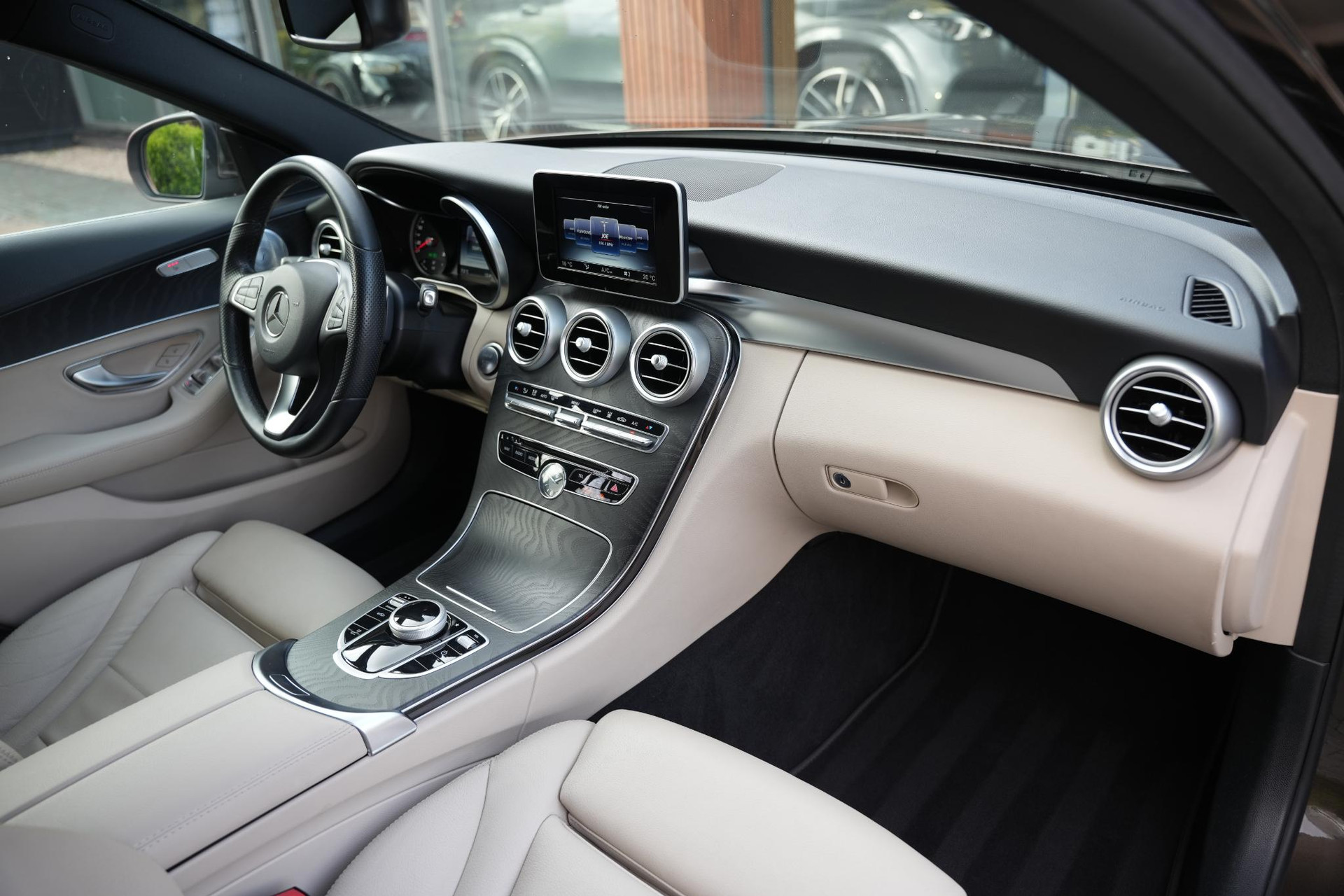 Mercedes-Benz C-Klasse Estate 350 e Lease Edition Plus 2016 Citrine brown - metallic finish (796U) 6