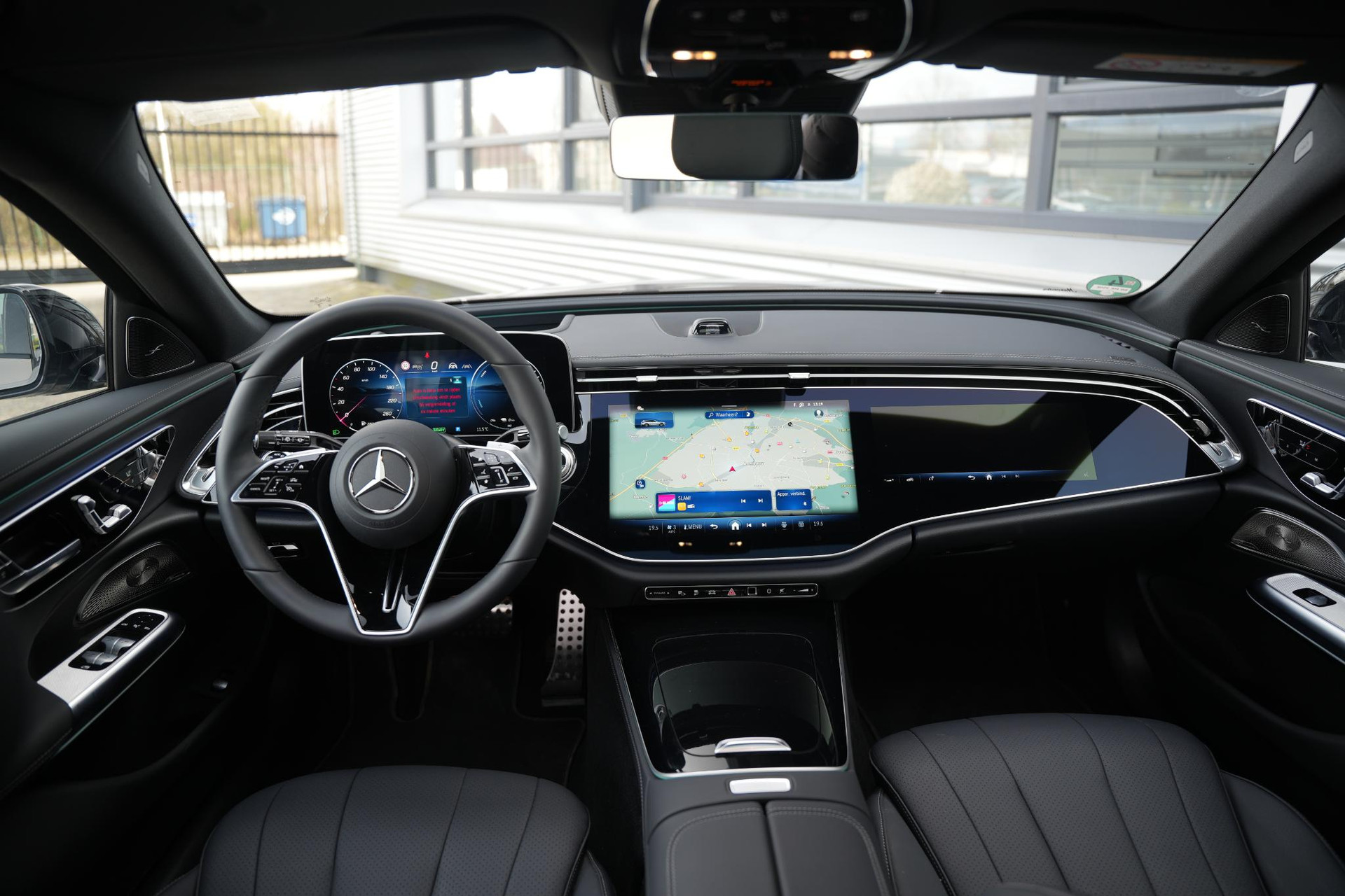 Mercedes-Benz E-Klasse All-Terrain 300 de 4MATIC All-Terrain 2025 Velvet brown-metallic finish (771U) 15