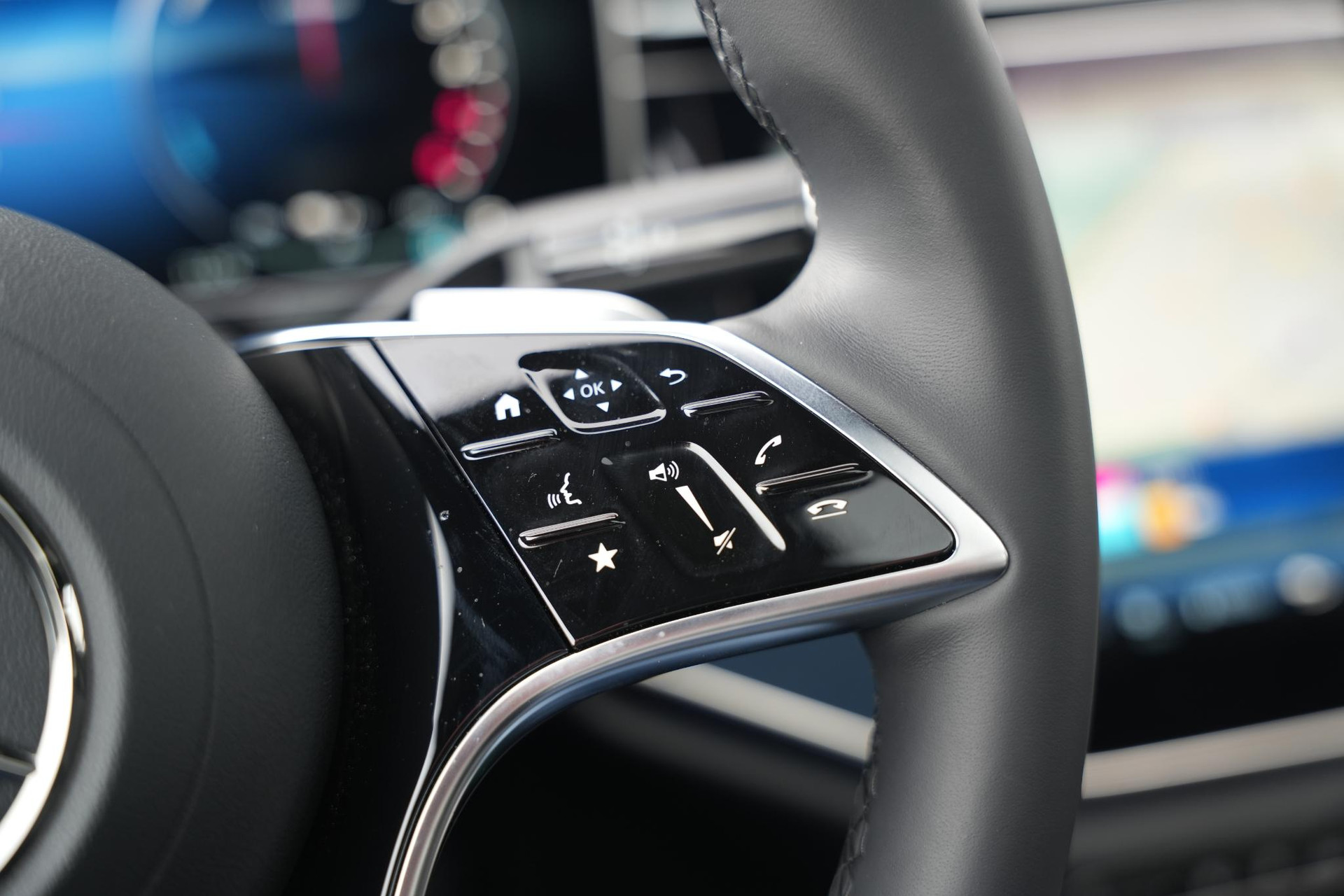 Mercedes-Benz E-Klasse All-Terrain 300 de 4MATIC All-Terrain 2025 Velvet brown-metallic finish (771U) 19