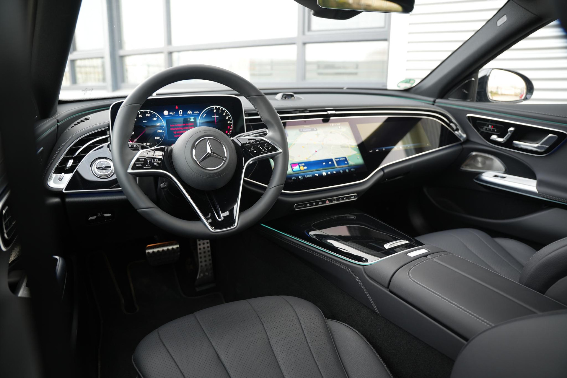 Mercedes-Benz E-Klasse All-Terrain 300 de 4MATIC All-Terrain 2025 Velvet brown-metallic finish (771U) 2