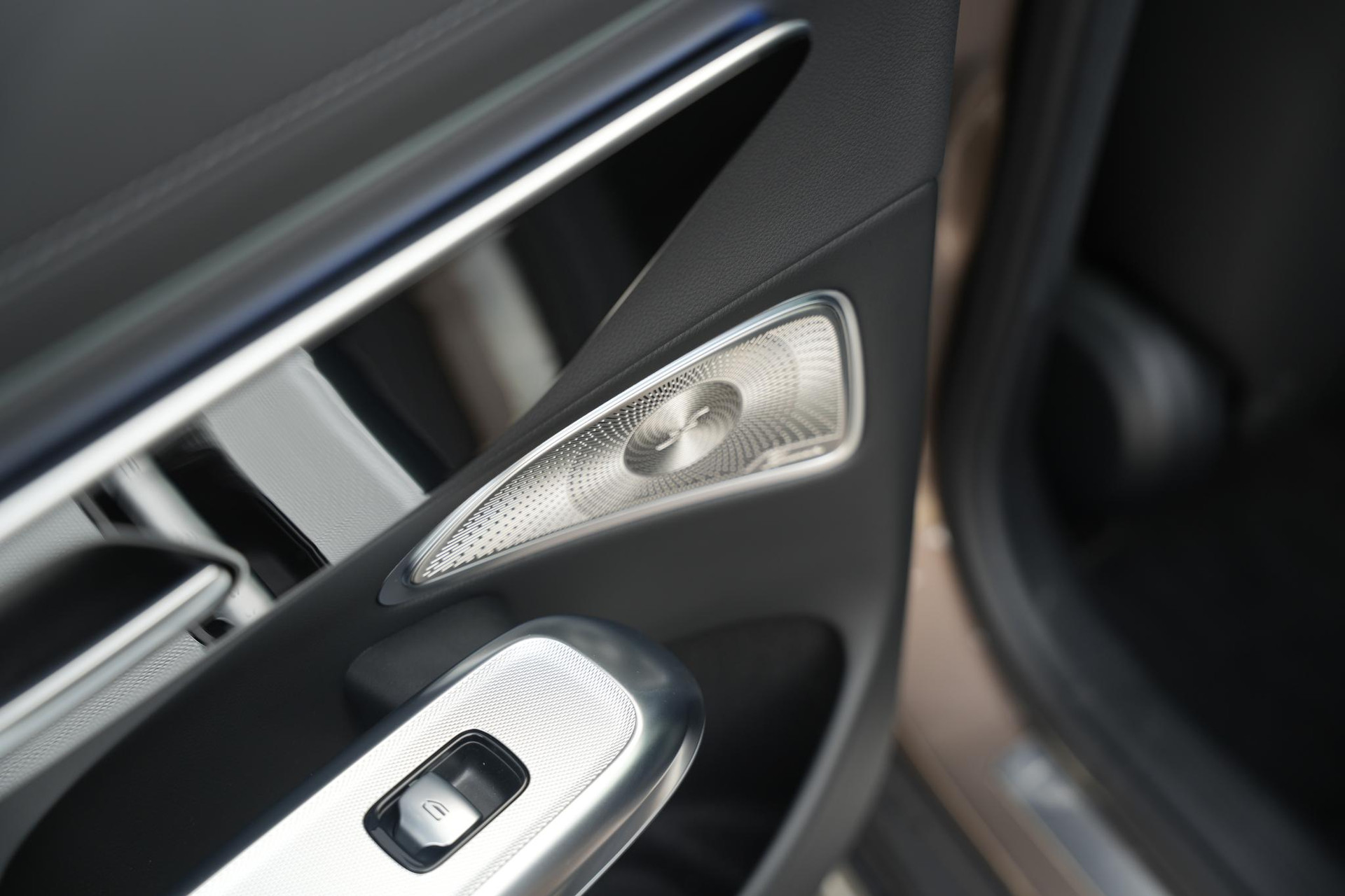 Mercedes-Benz E-Klasse All-Terrain 300 de 4MATIC All-Terrain 2025 Velvet brown-metallic finish (771U) 21