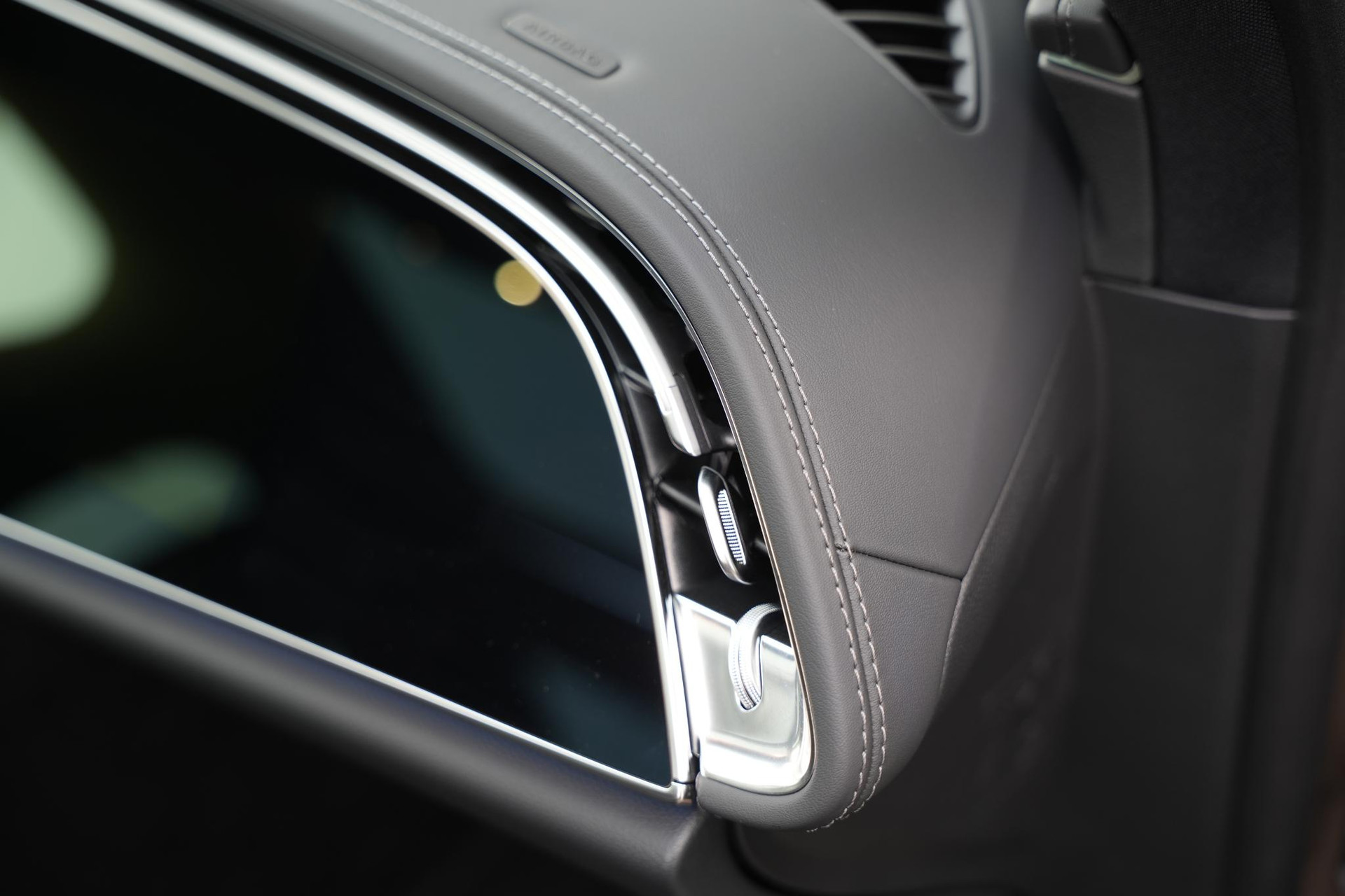 Mercedes-Benz E-Klasse All-Terrain 300 de 4MATIC All-Terrain 2025 Velvet brown-metallic finish (771U) 25