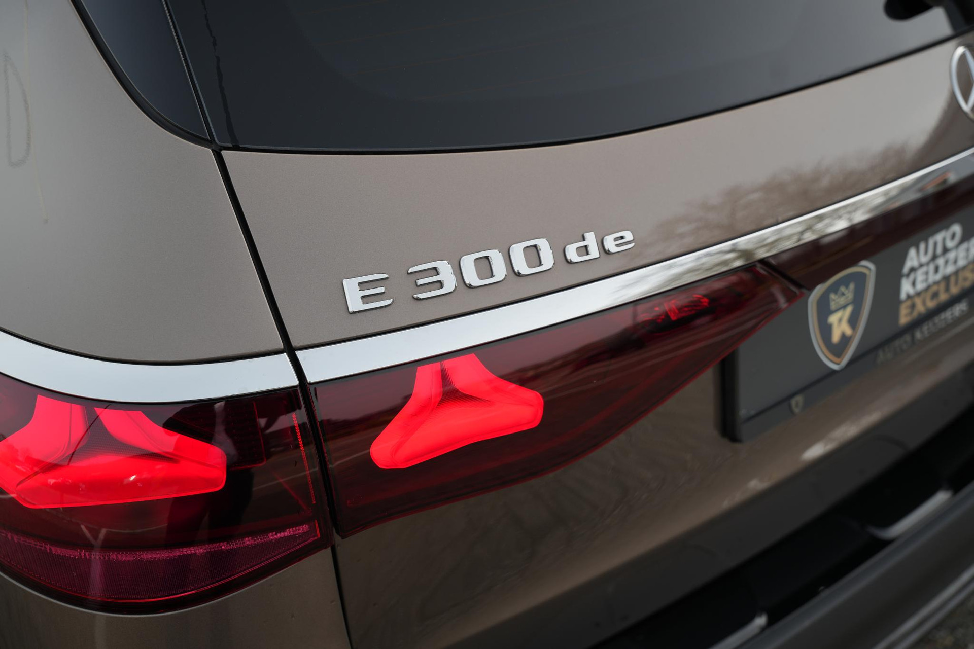 Mercedes-Benz E-Klasse All-Terrain 300 de 4MATIC All-Terrain 2025 Velvet brown-metallic finish (771U) 27