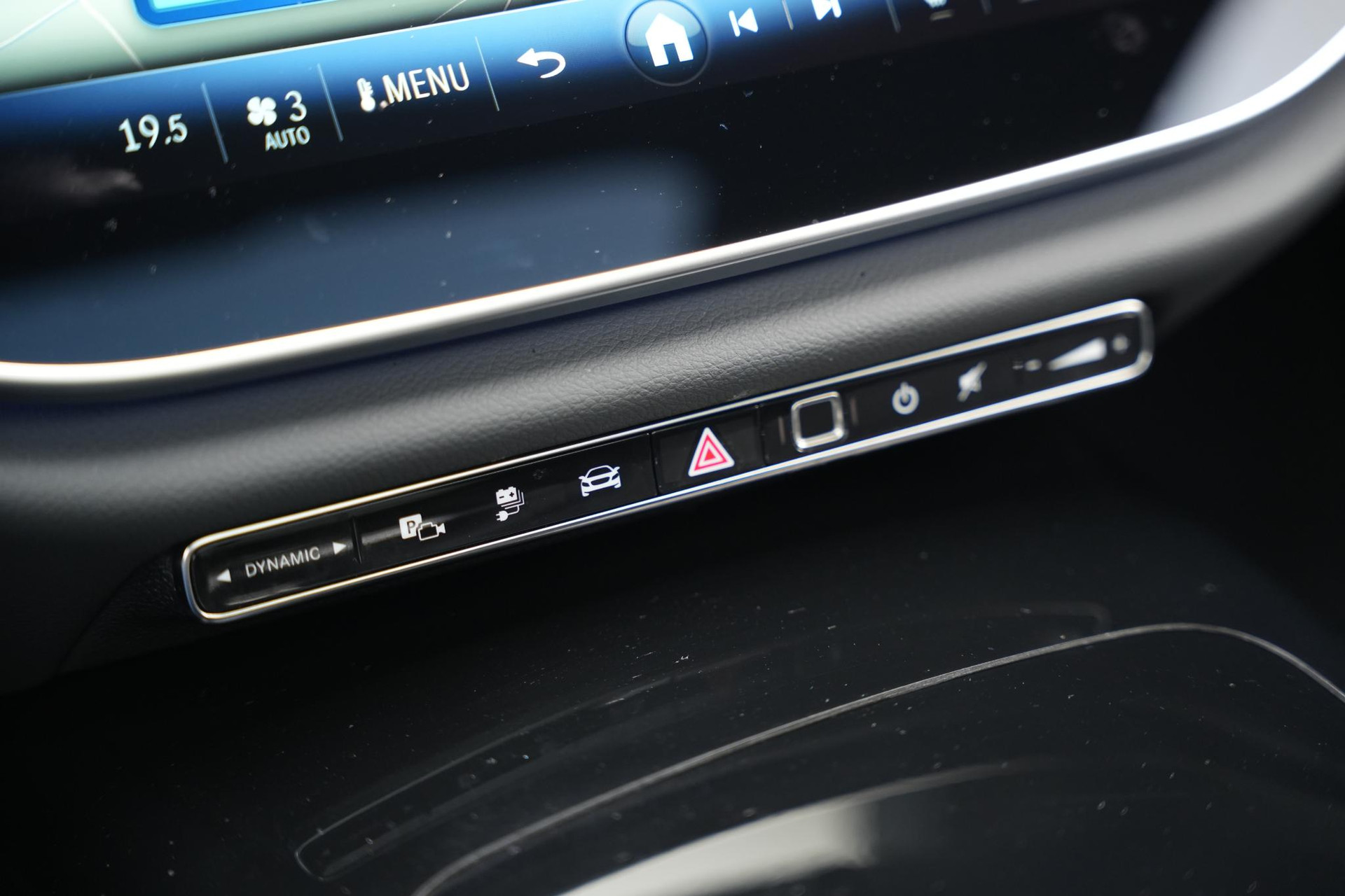 Mercedes-Benz E-Klasse All-Terrain 300 de 4MATIC All-Terrain 2025 Velvet brown-metallic finish (771U) 39