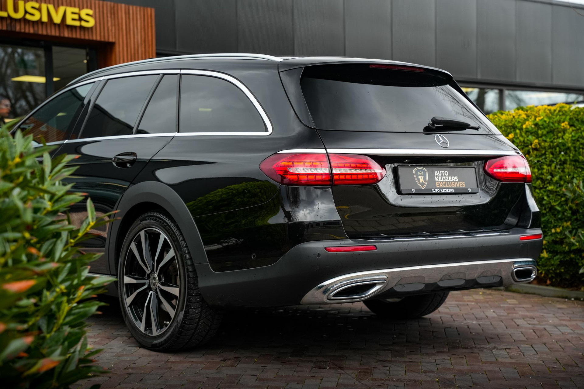 Mercedes-Benz E-Klasse All-Terrain 400 d 4Matic 2022 Obsidian black - metallic finish (197U) 33