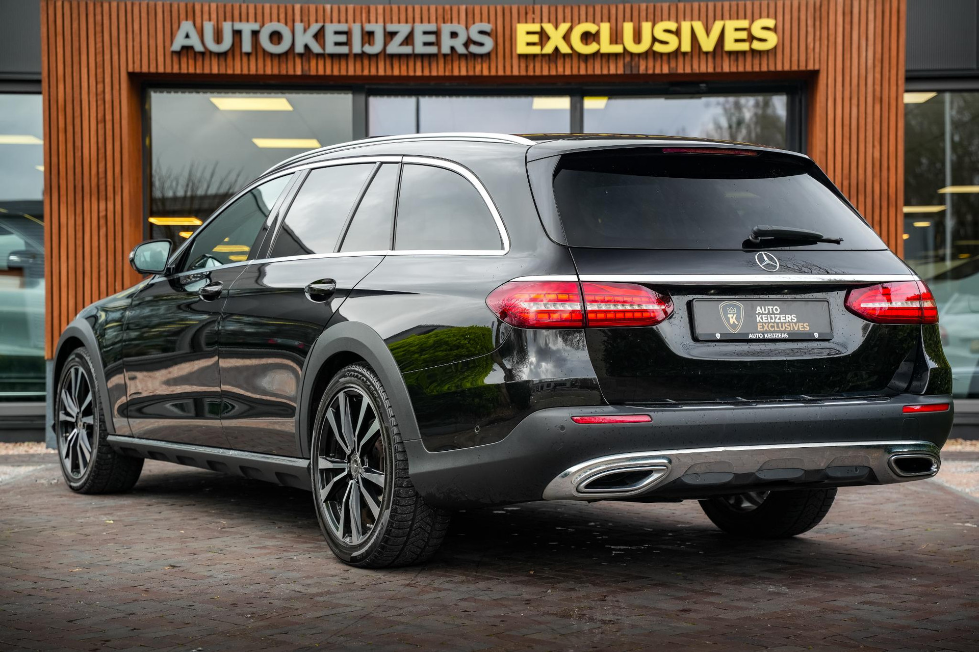 Mercedes-Benz E-Klasse All-Terrain 400 d 4Matic 2022 Obsidian black - metallic finish (197U) 7